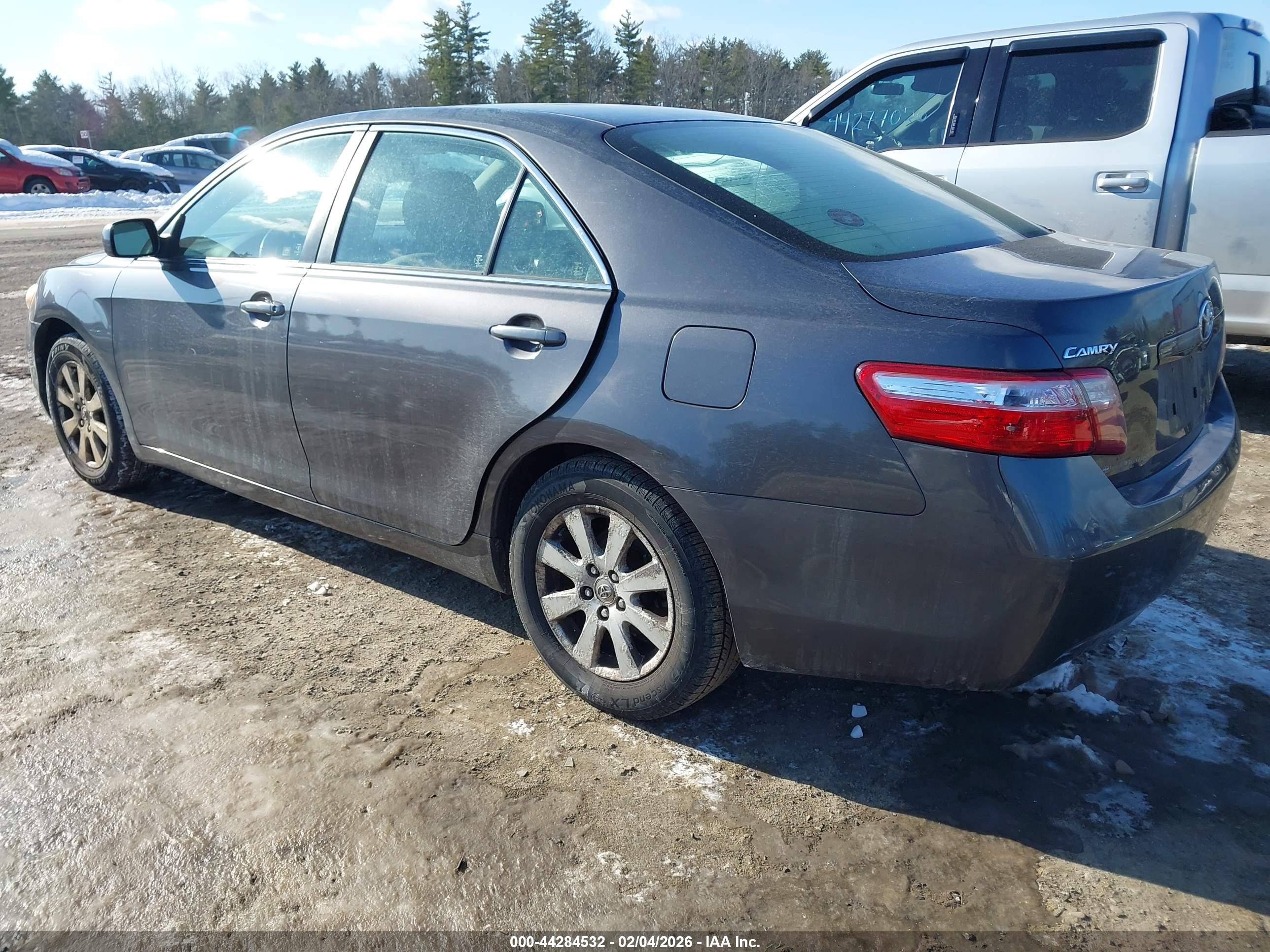 TOYOTA CAMRY image 3