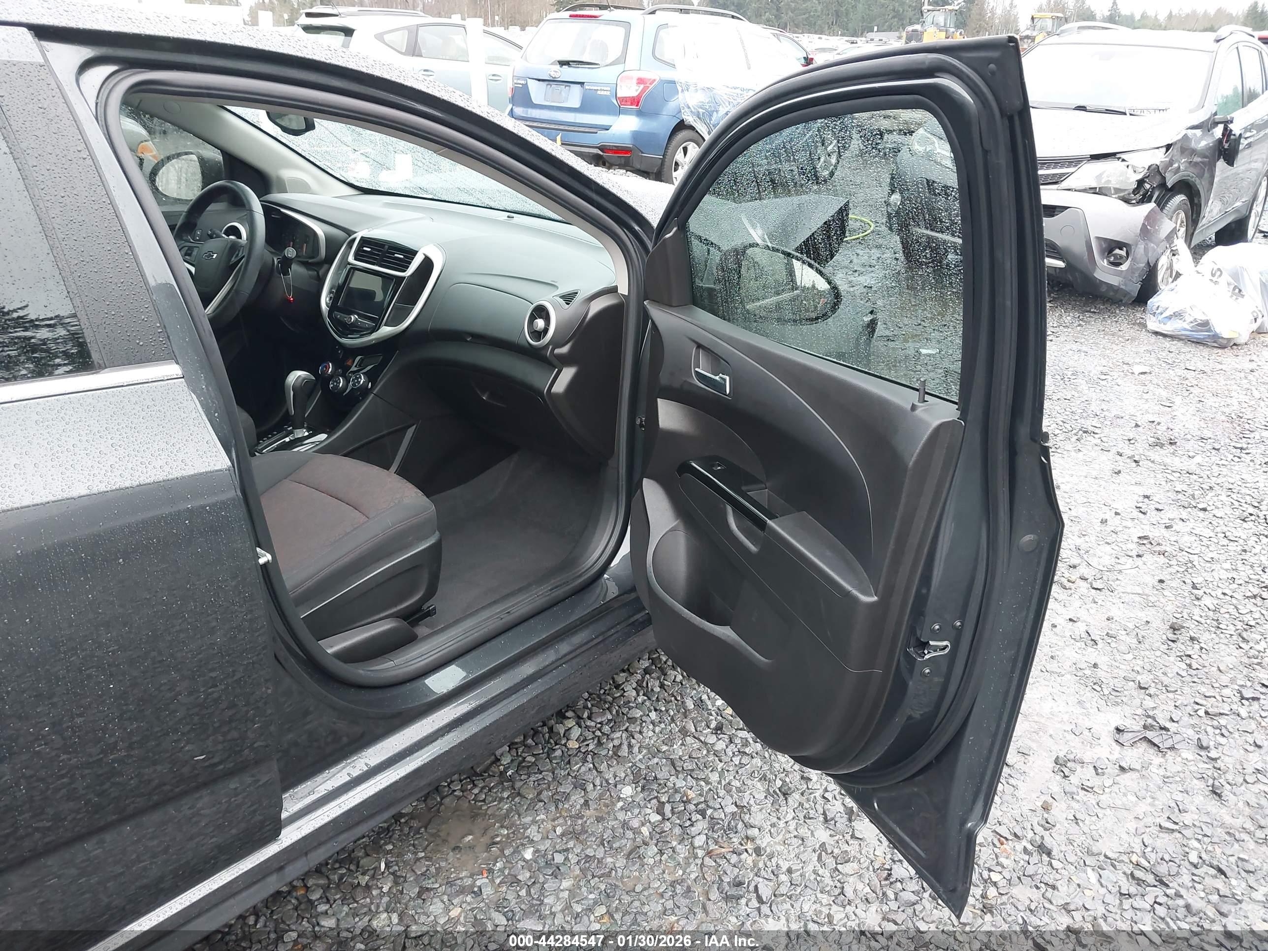 CHEVROLET SONIC image 5