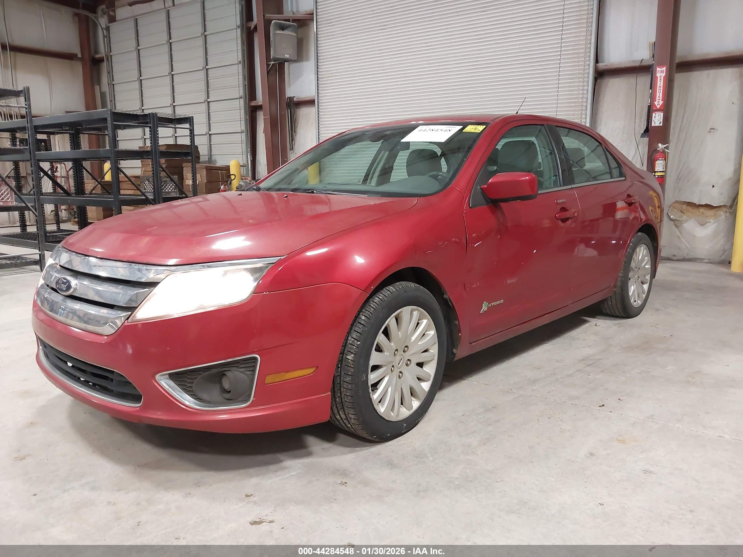FORD FUSION image 2
