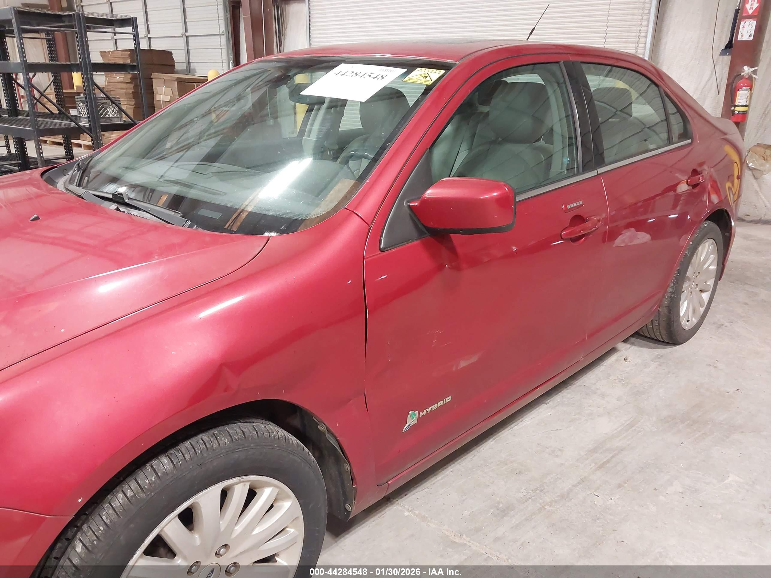 FORD FUSION image 6