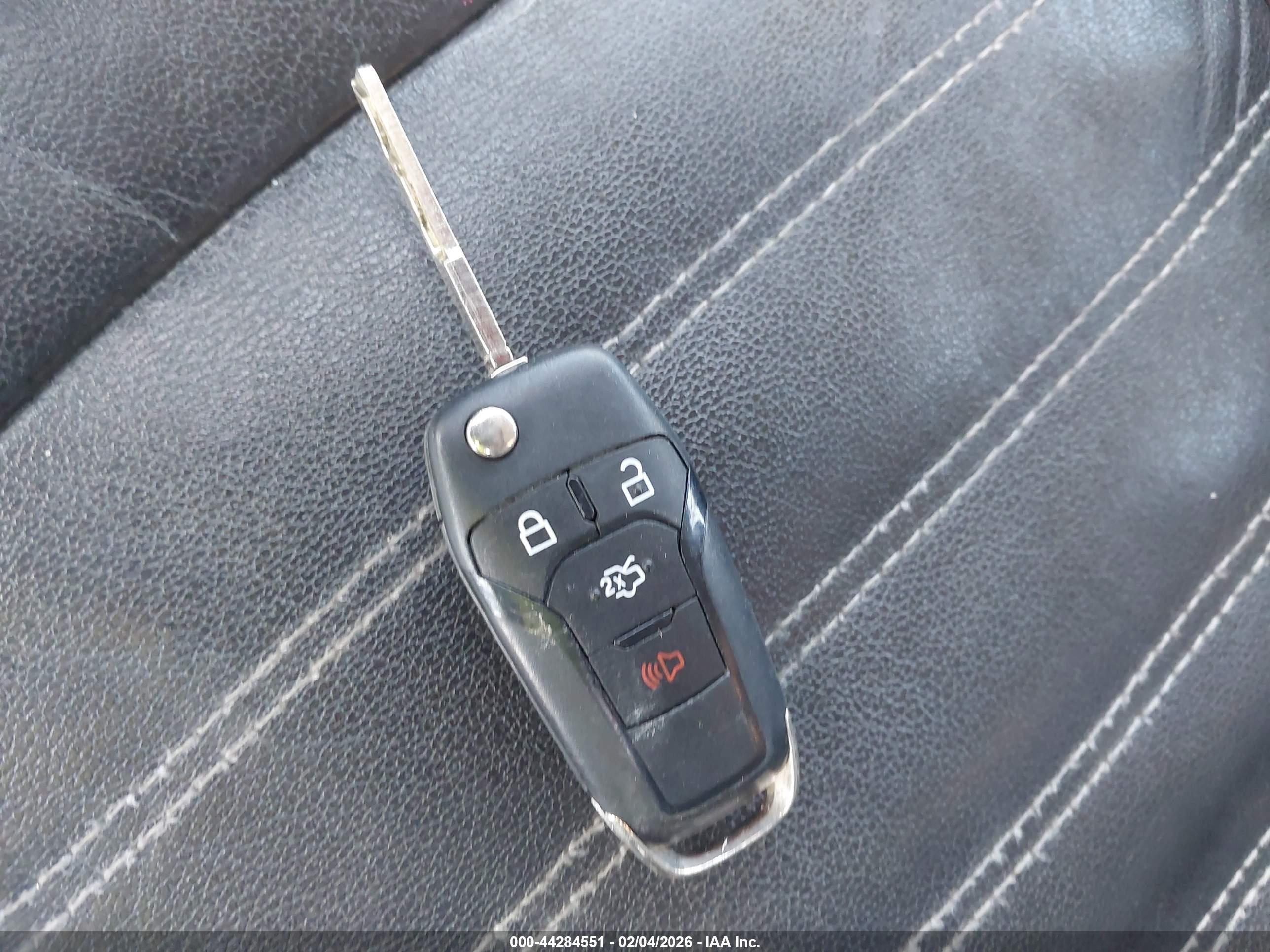 FORD FUSION image 11