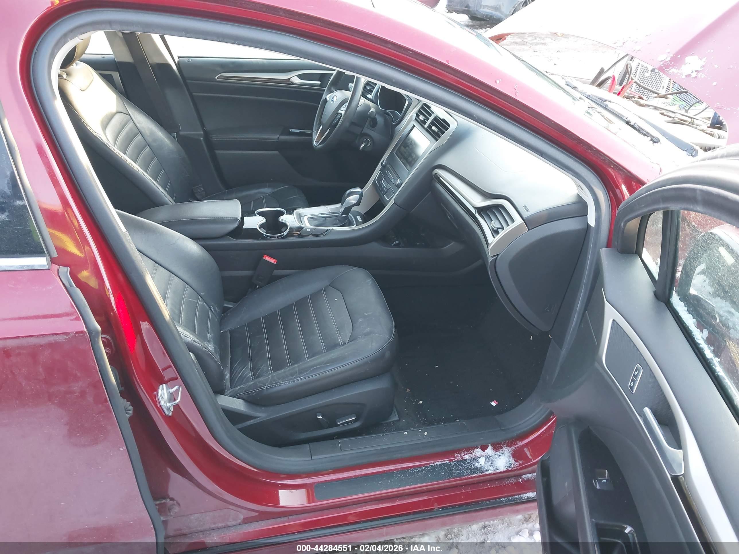 FORD FUSION image 5