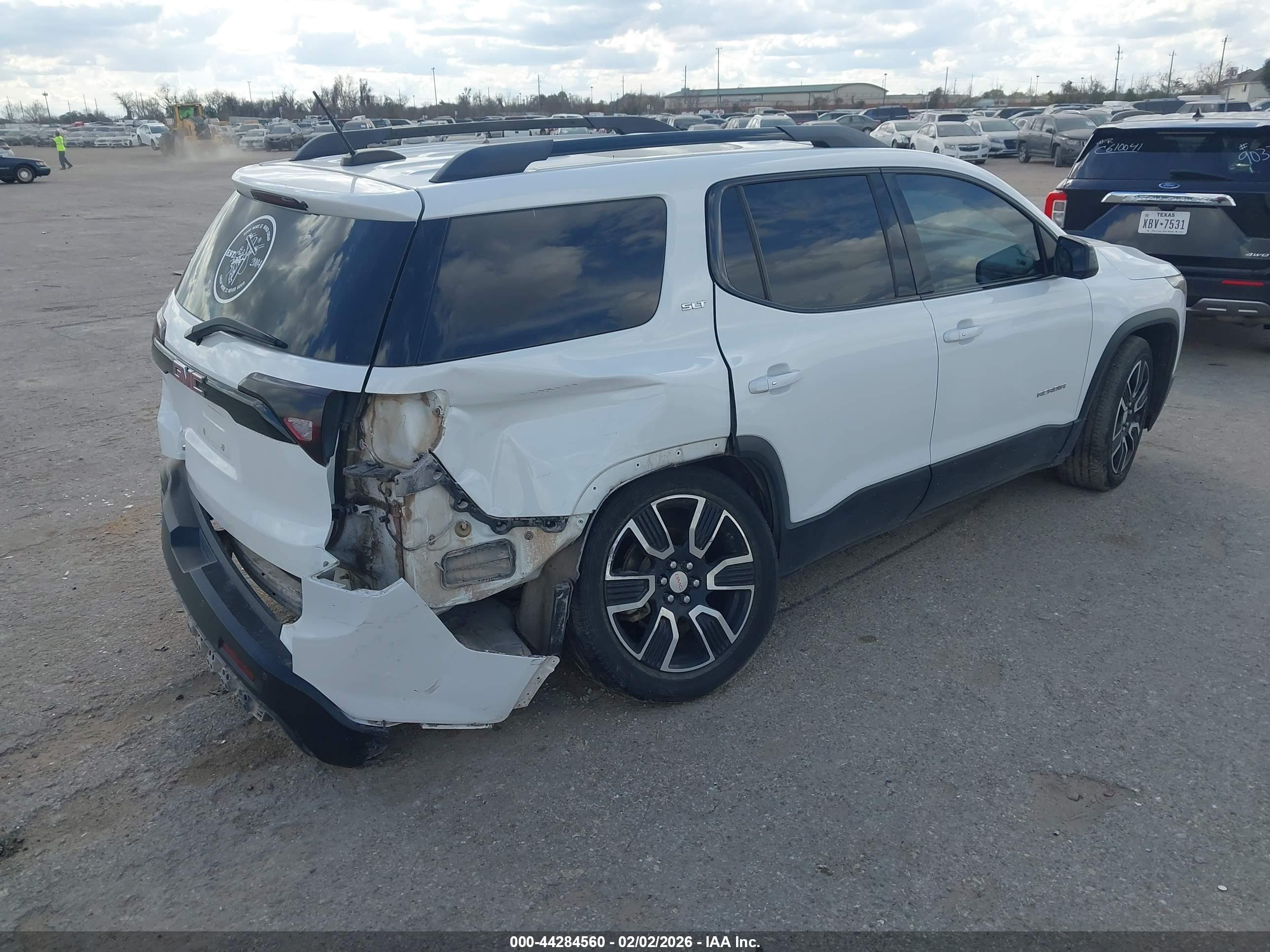GMC ACADIA image 4