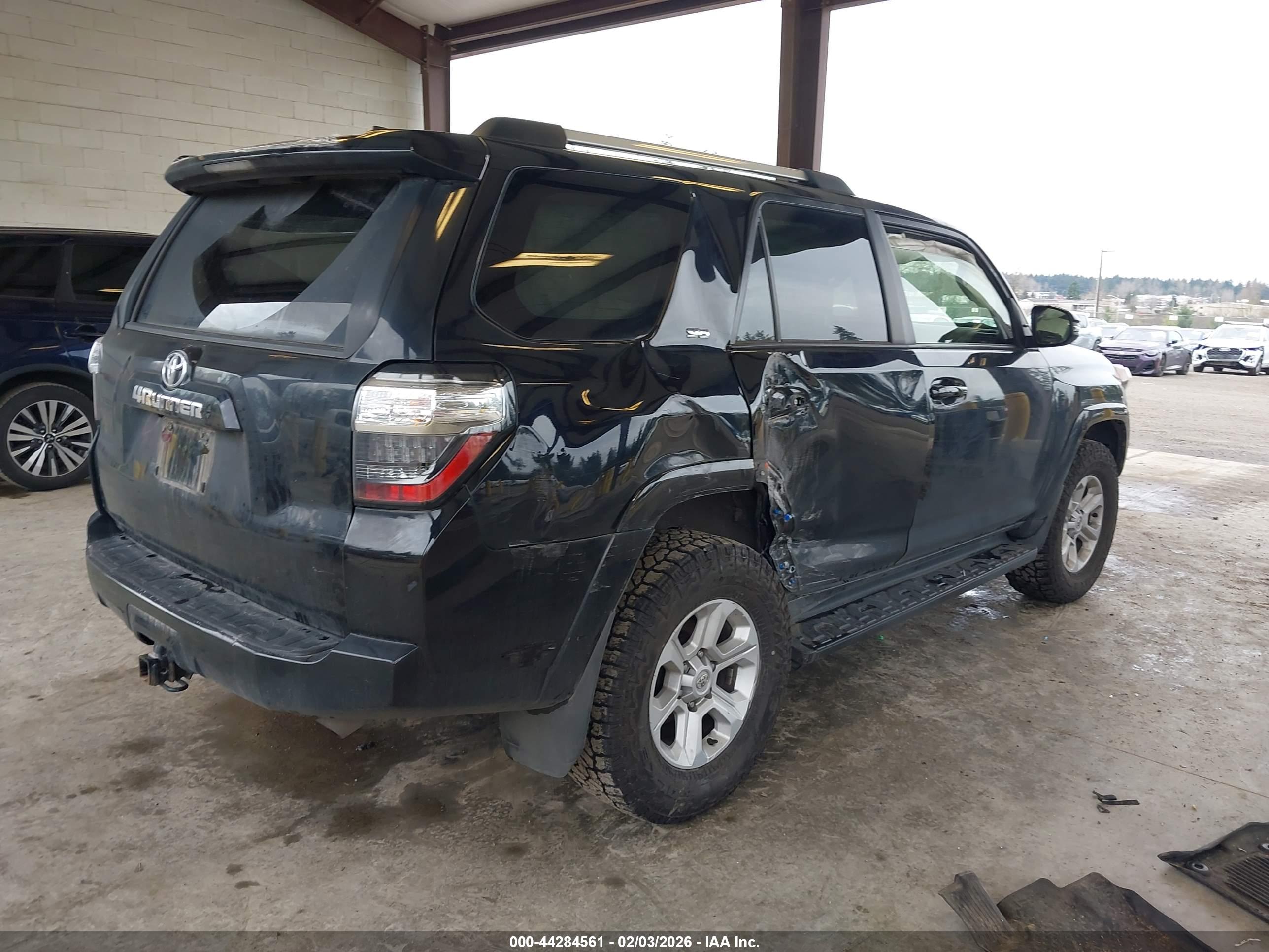 TOYOTA 4RUNNER image 4