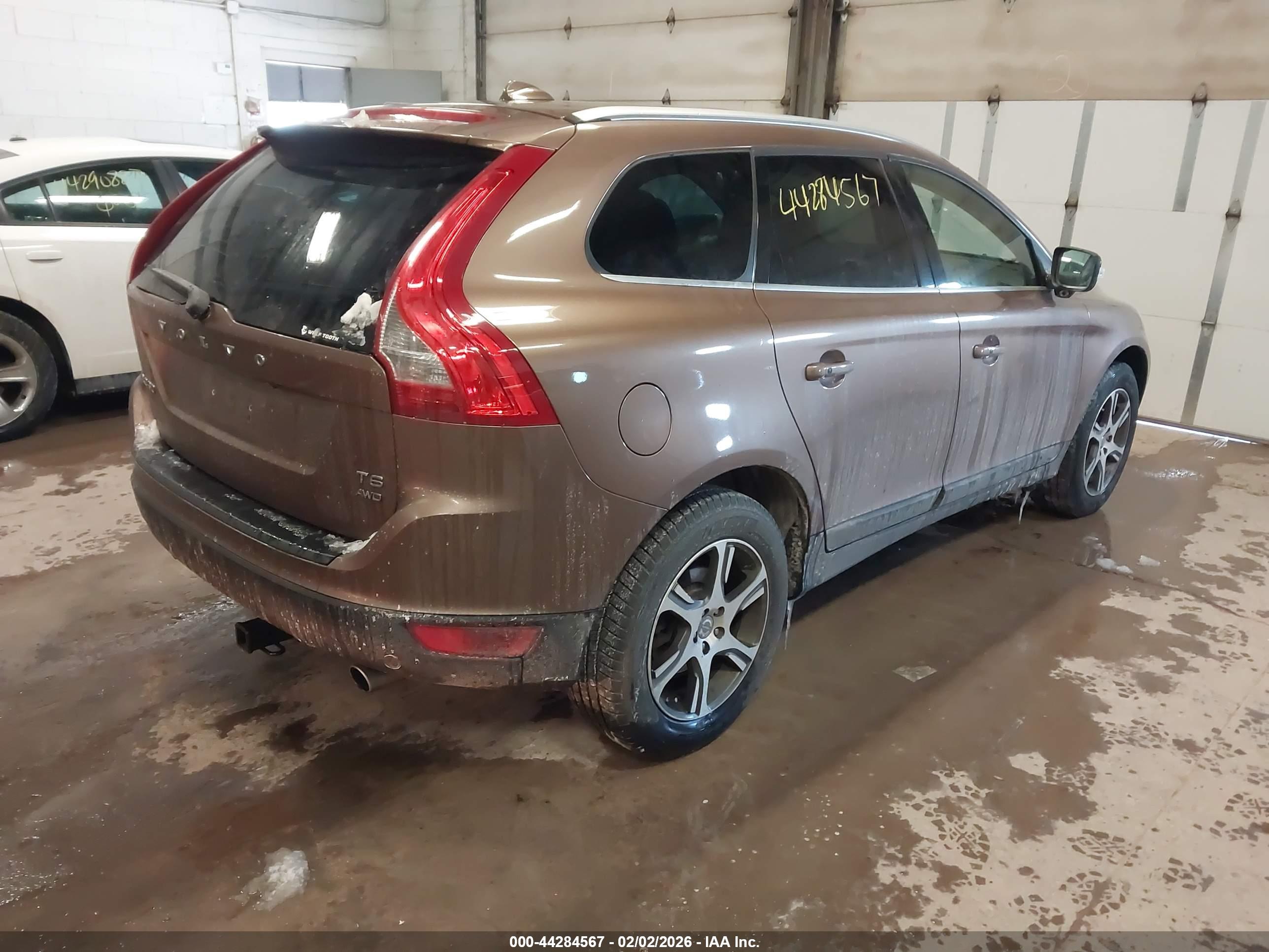 VOLVO XC60 image 4