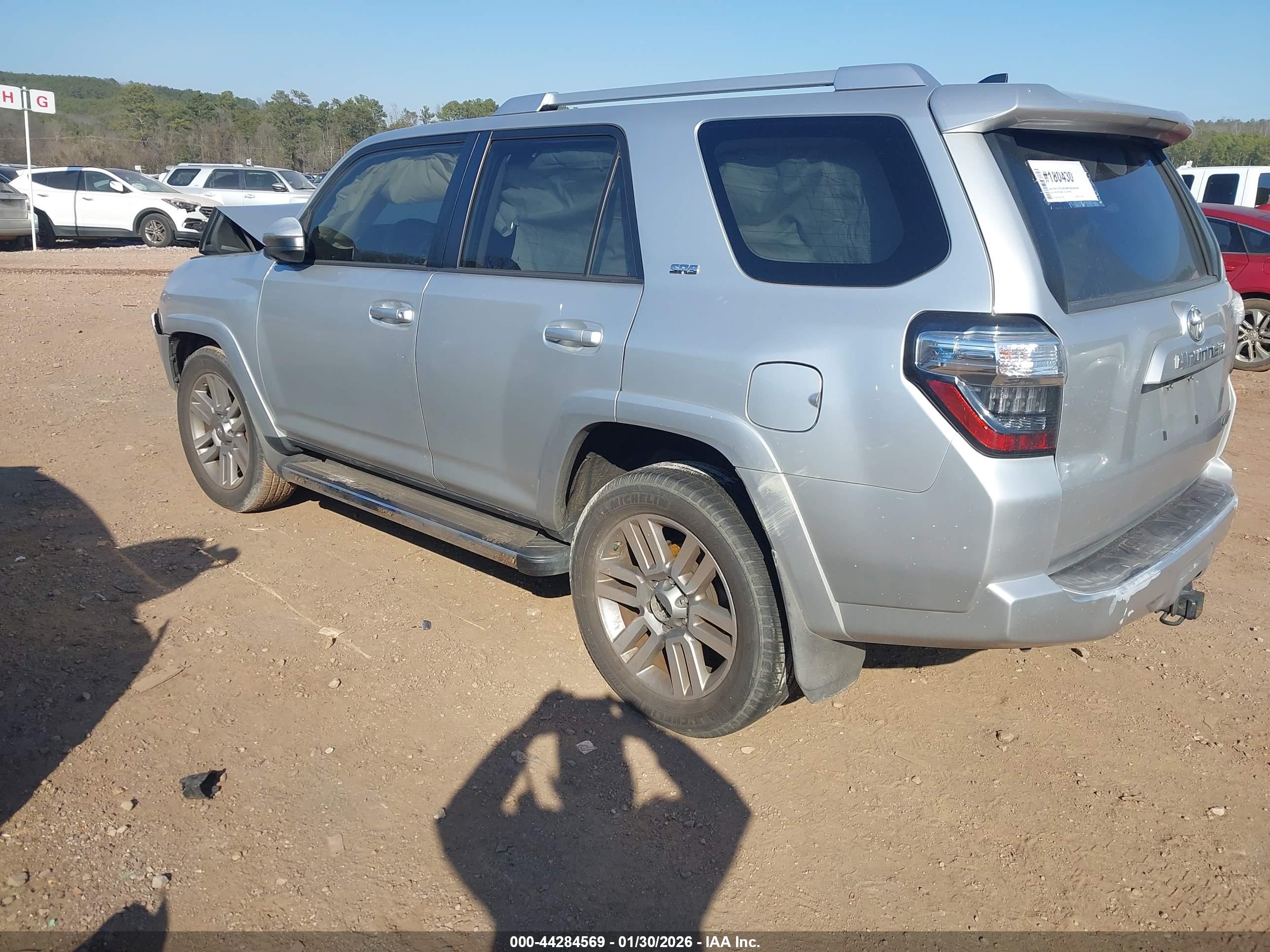 TOYOTA 4RUNNER image 3
