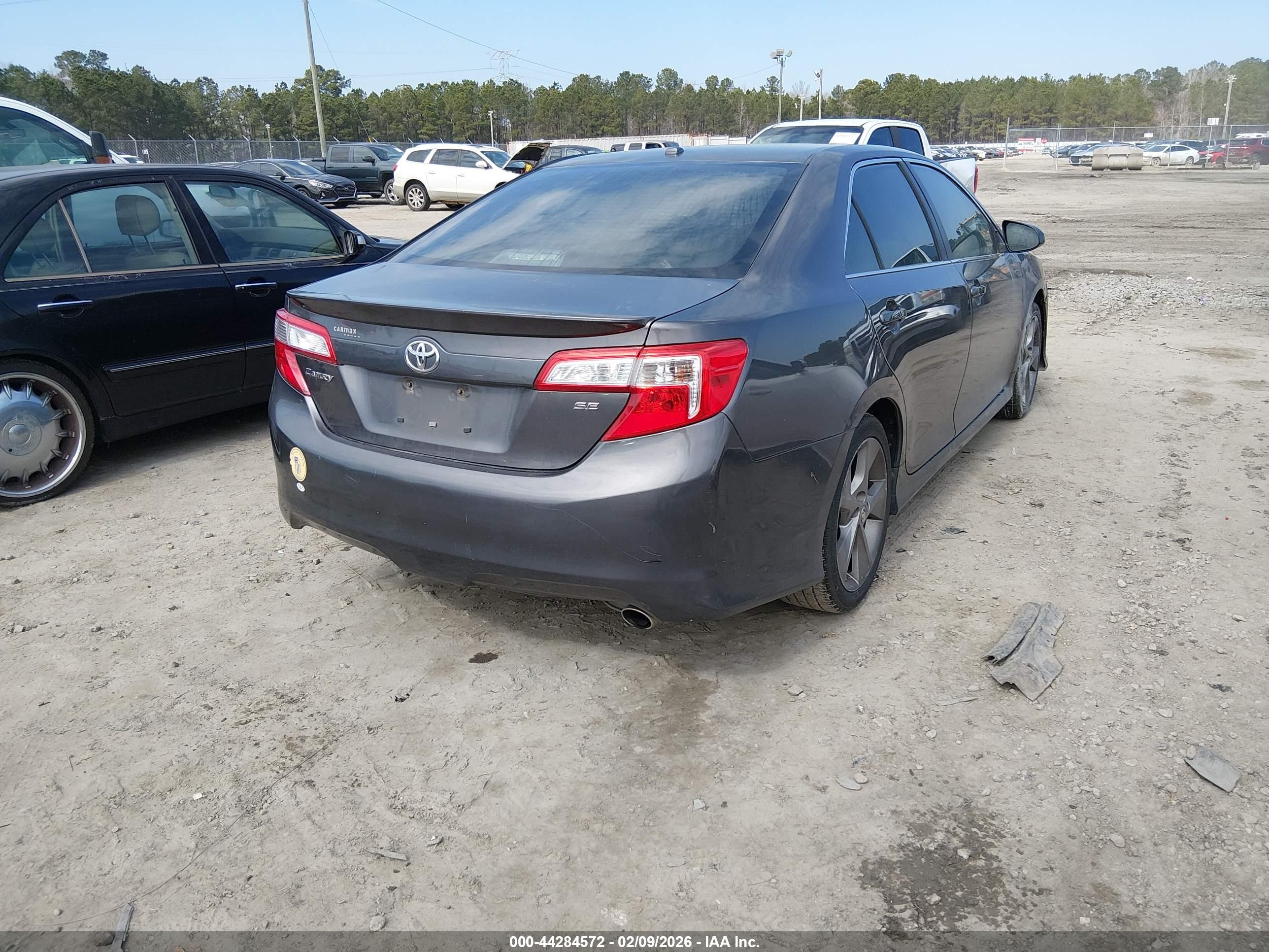 TOYOTA CAMRY image 4