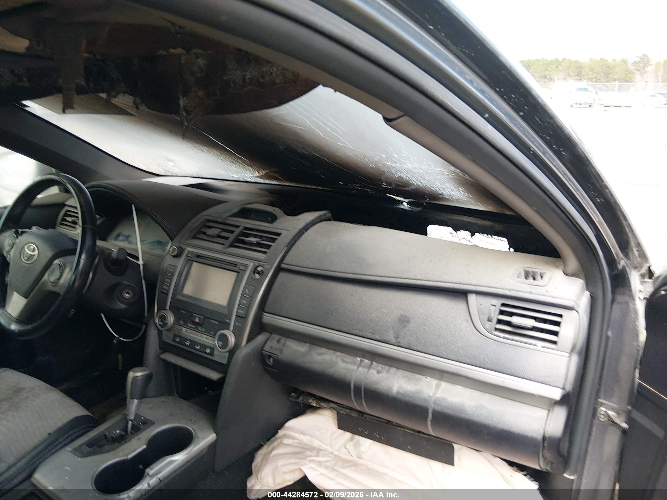 TOYOTA CAMRY image 6