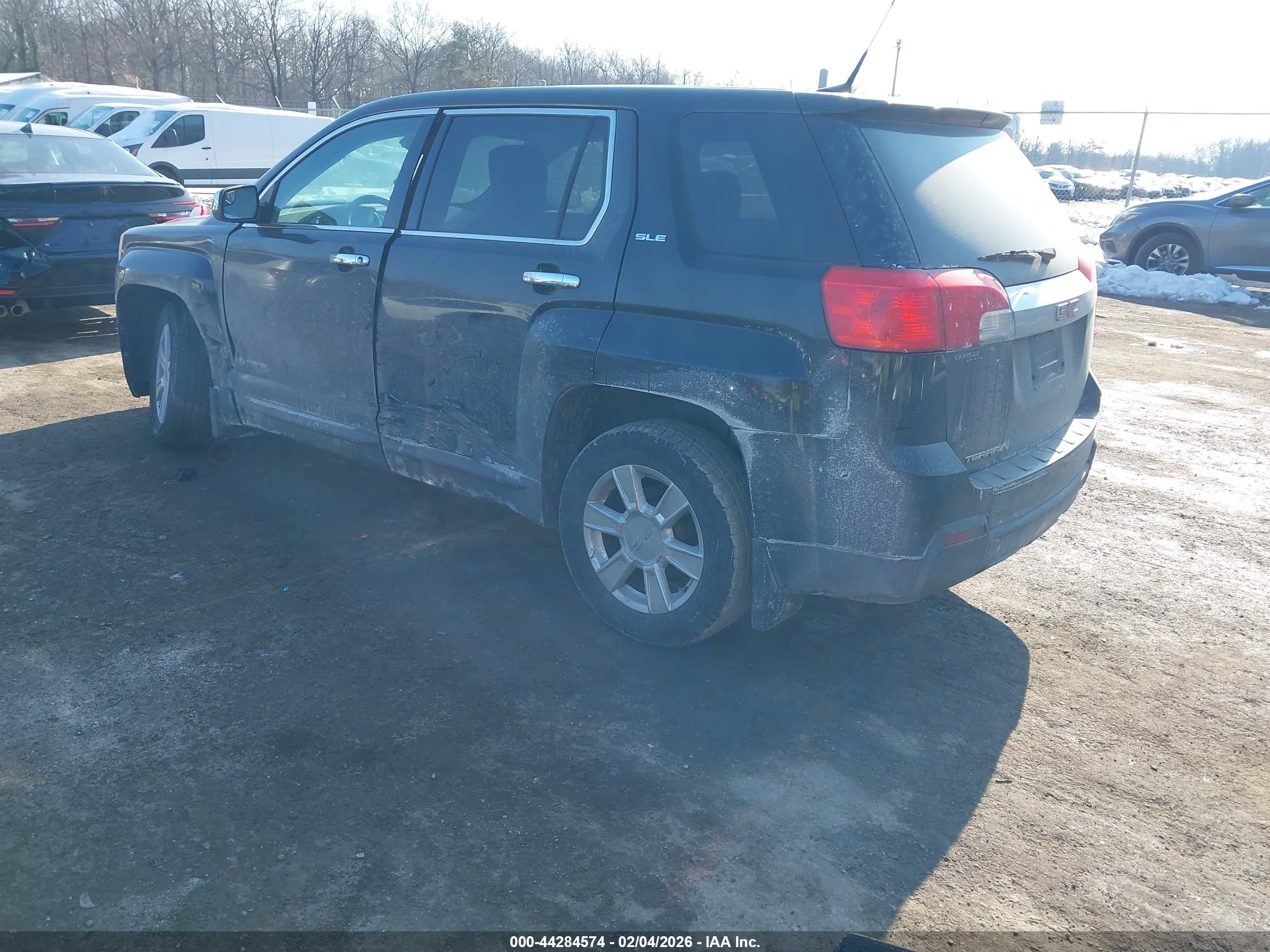 GMC TERRAIN image 3