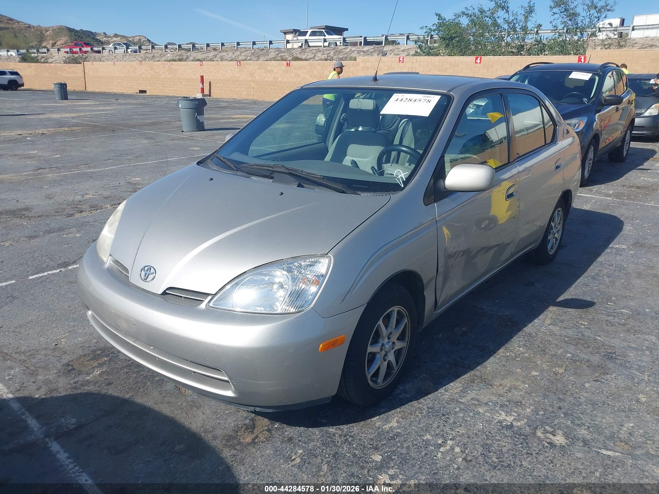 TOYOTA PRIUS image 2