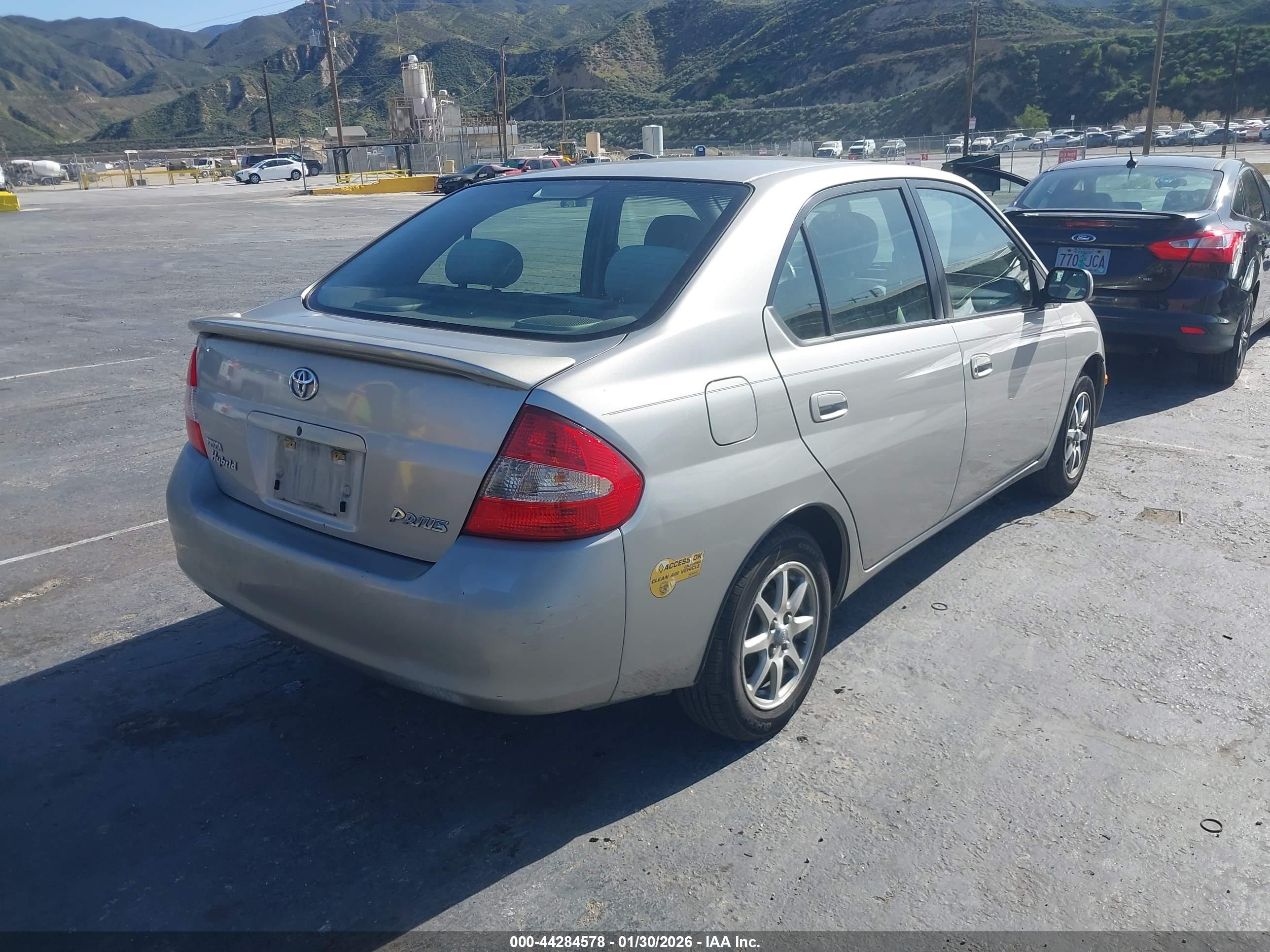 TOYOTA PRIUS image 4