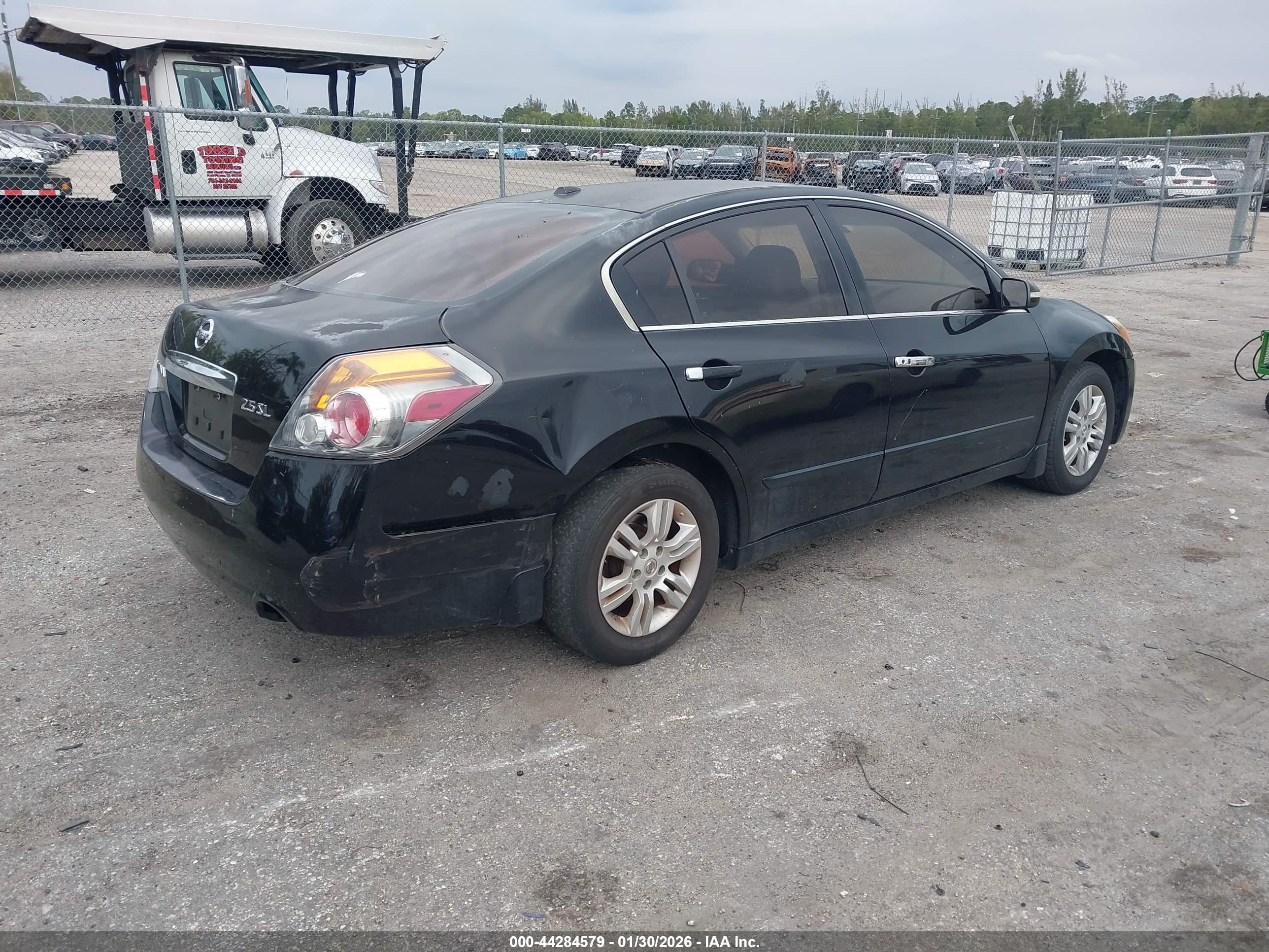 NISSAN ALTIMA image 4