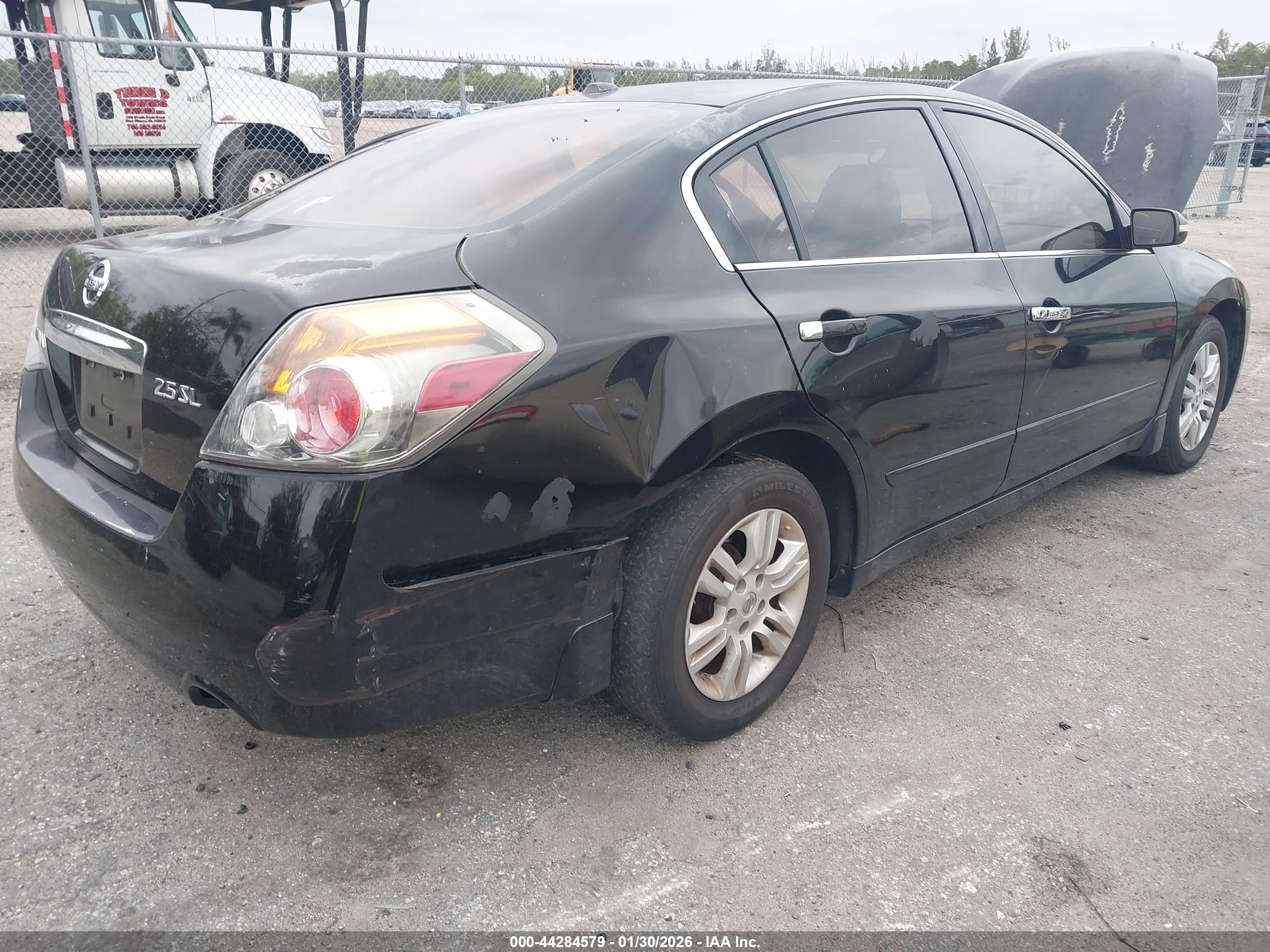NISSAN ALTIMA image 6