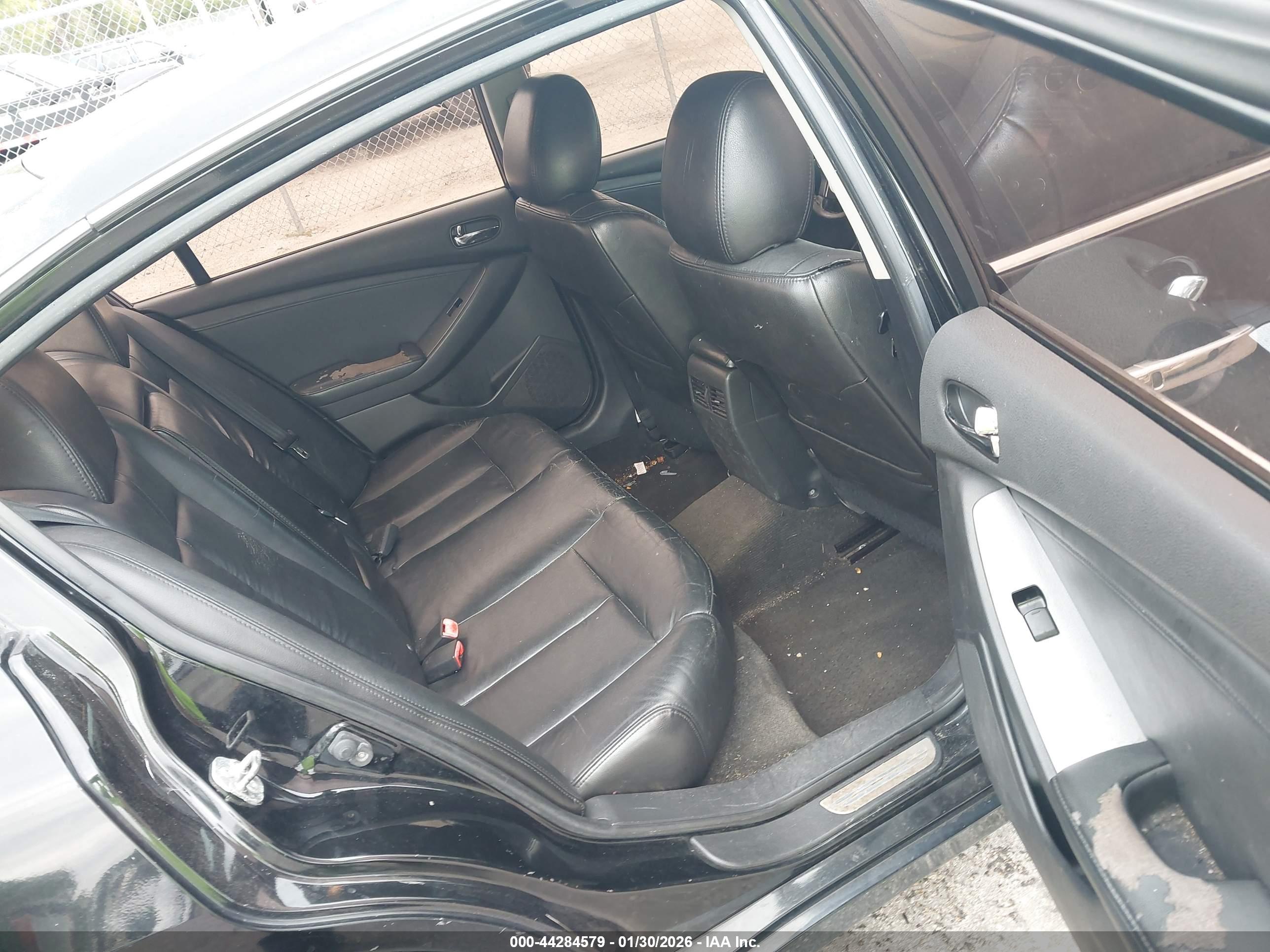 NISSAN ALTIMA image 8