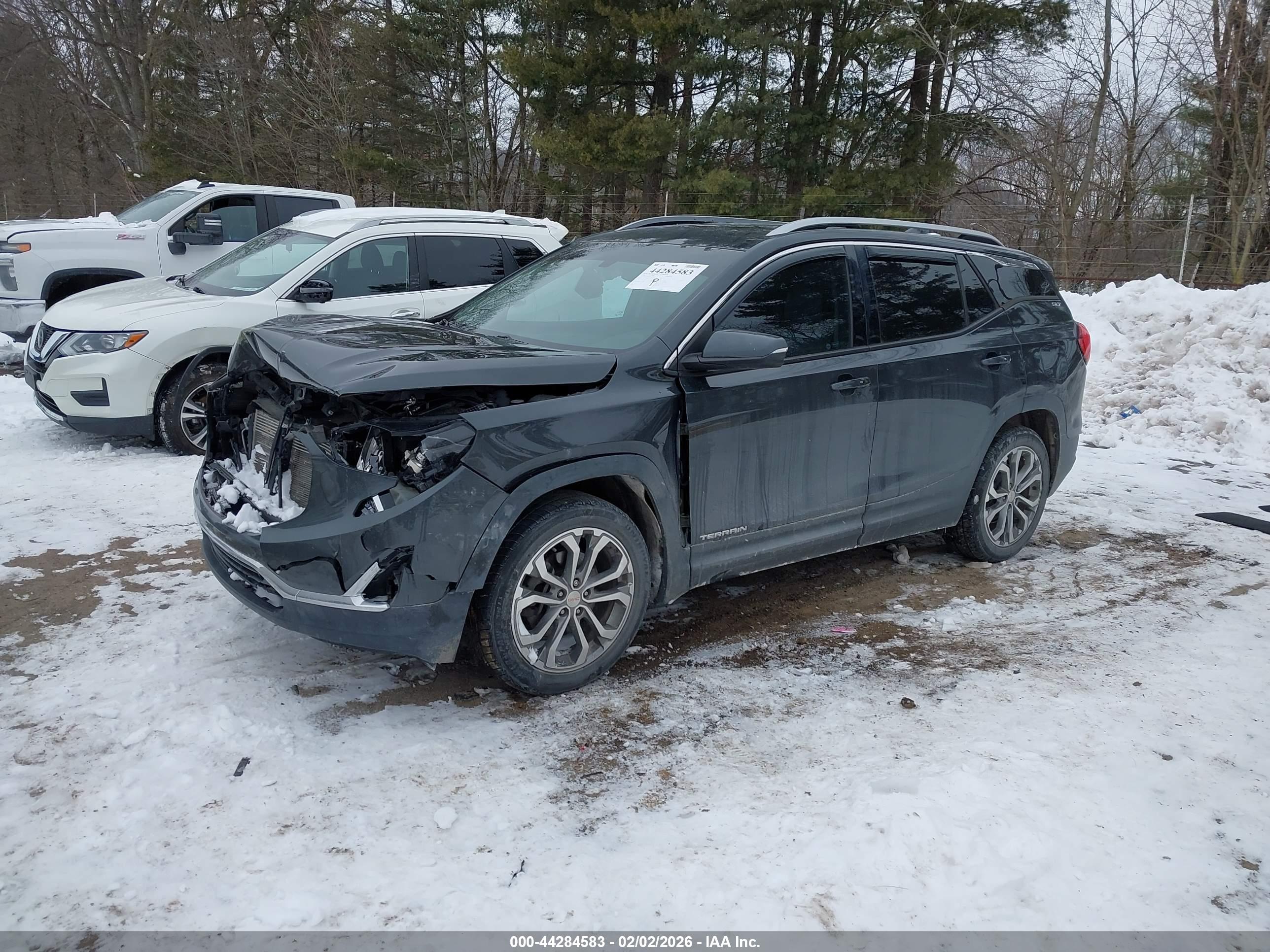GMC TERRAIN image 2