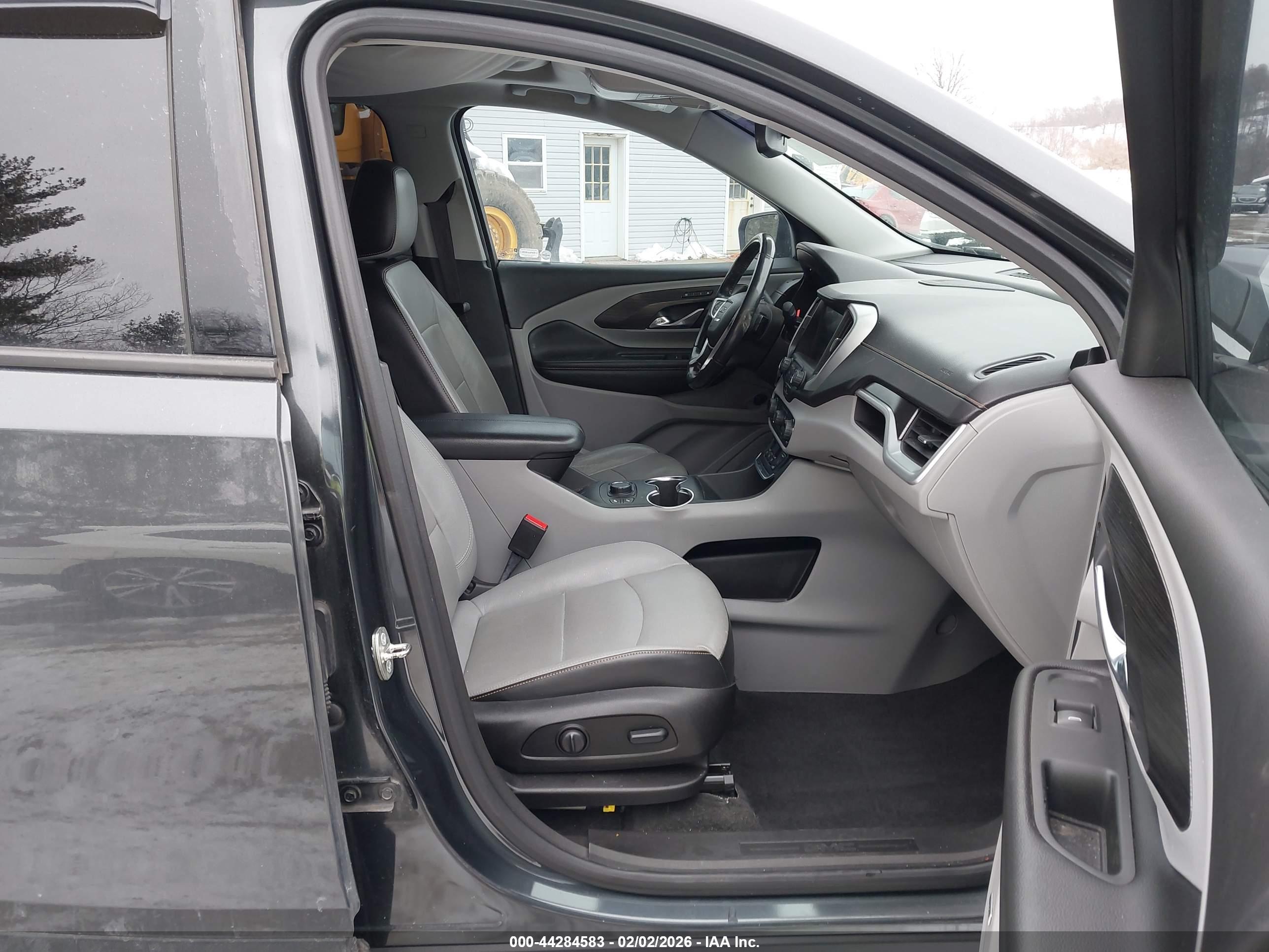 GMC TERRAIN image 5