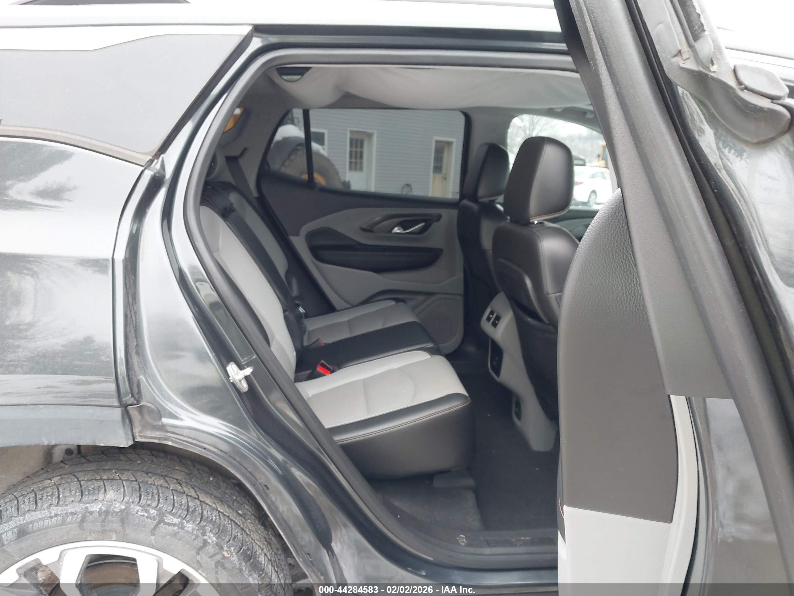 GMC TERRAIN image 8
