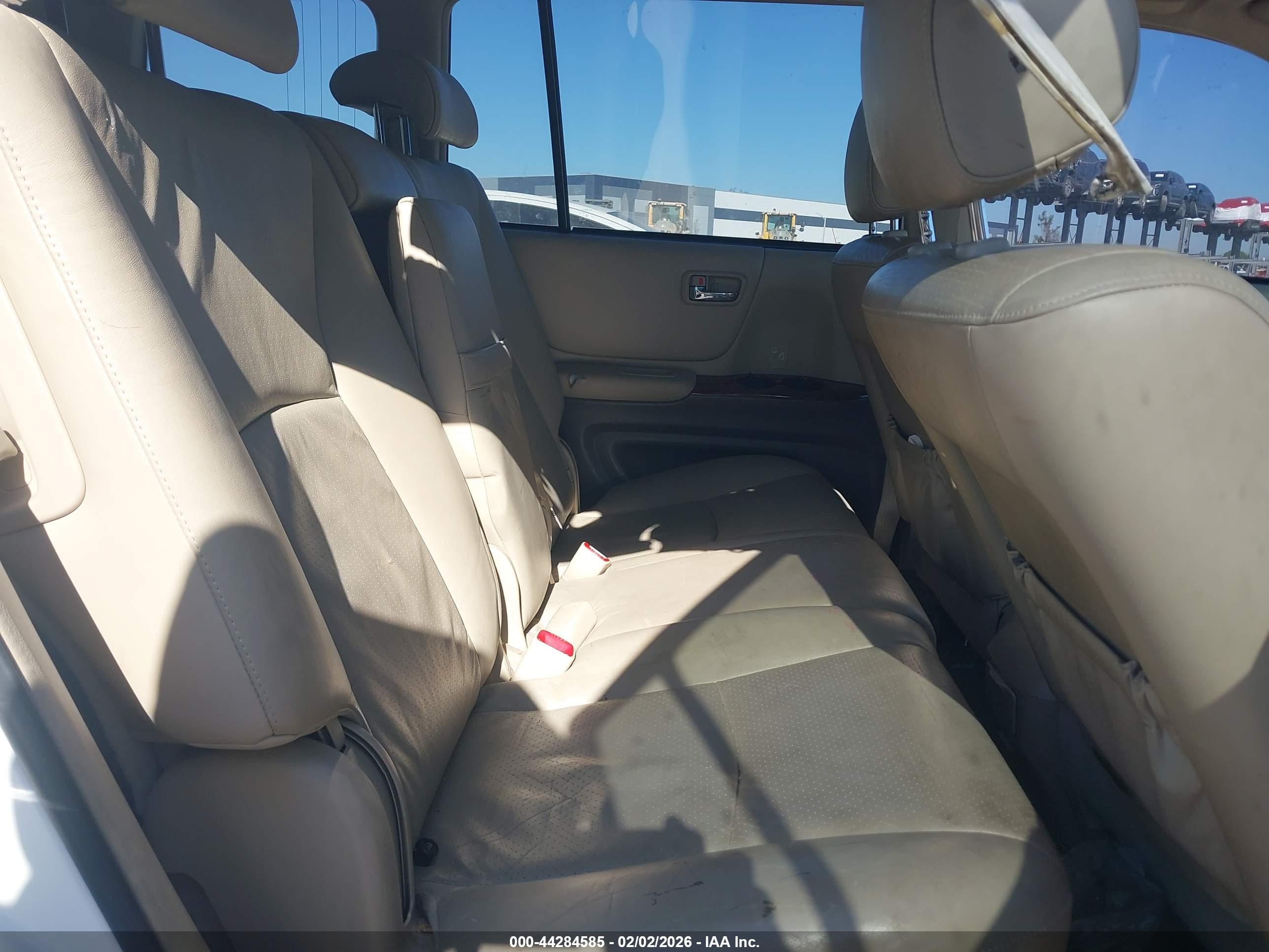 TOYOTA HIGHLANDER image 8