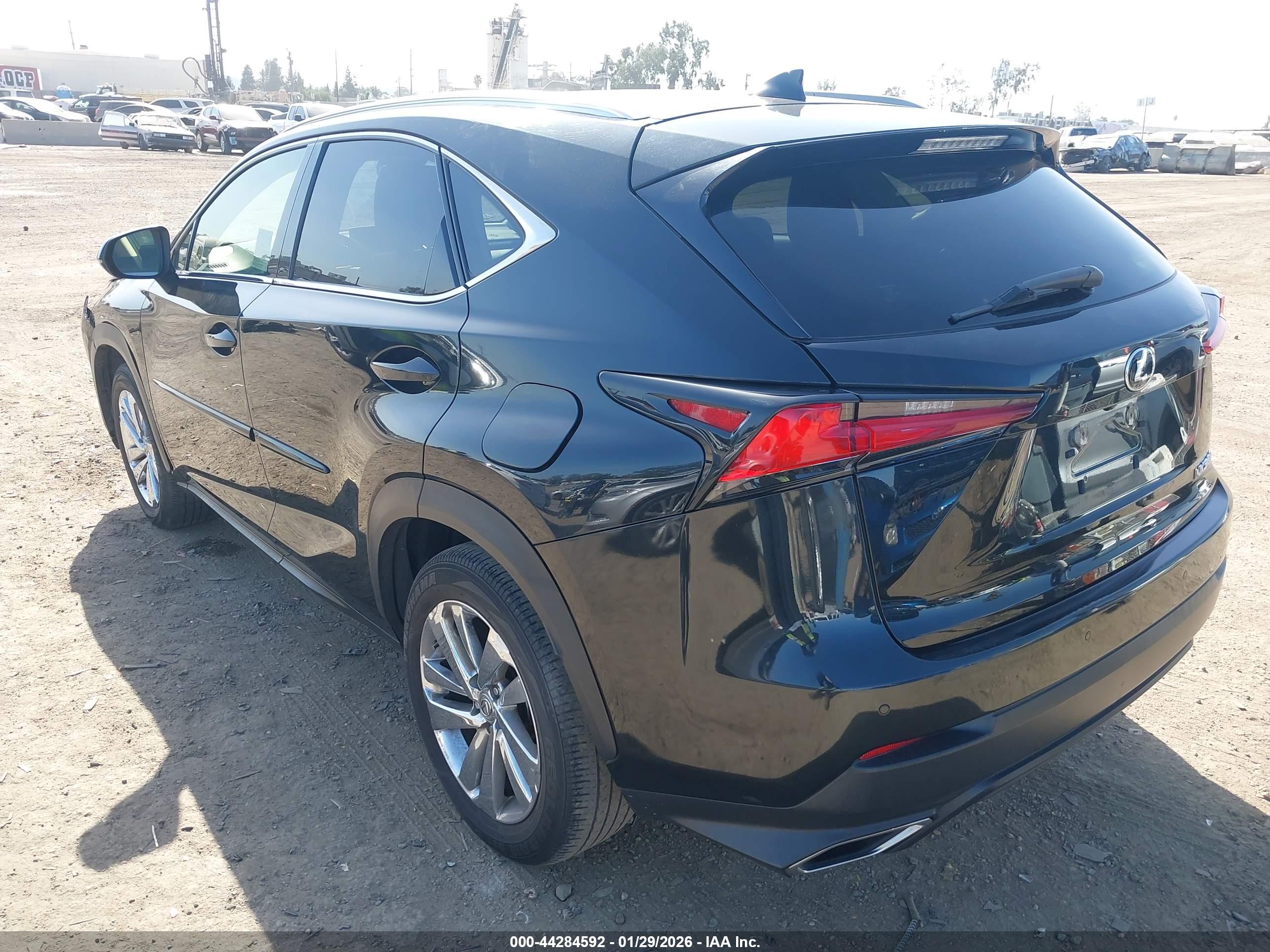 LEXUS NX image 3