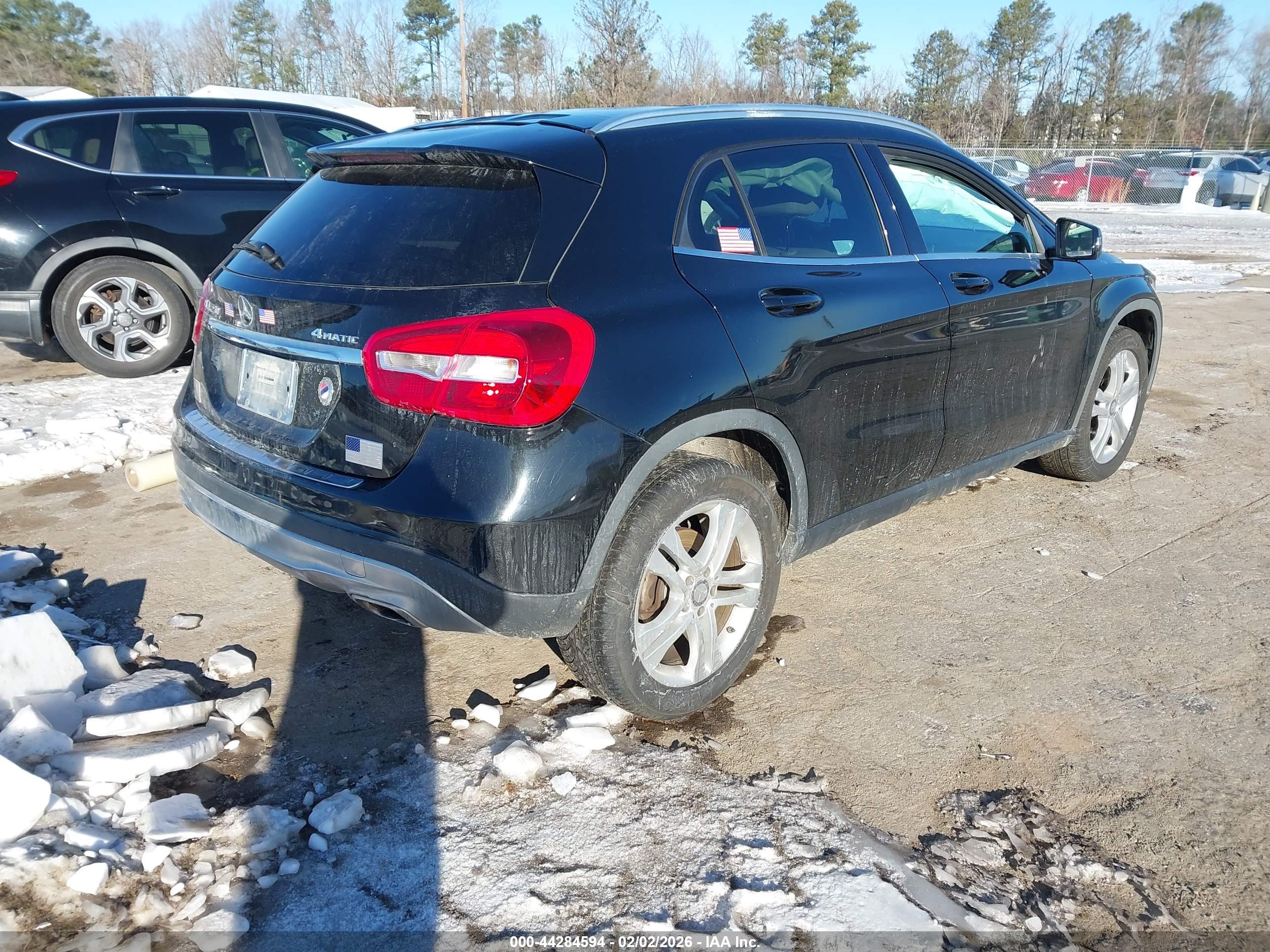 MERCEDES-BENZ GLA image 4