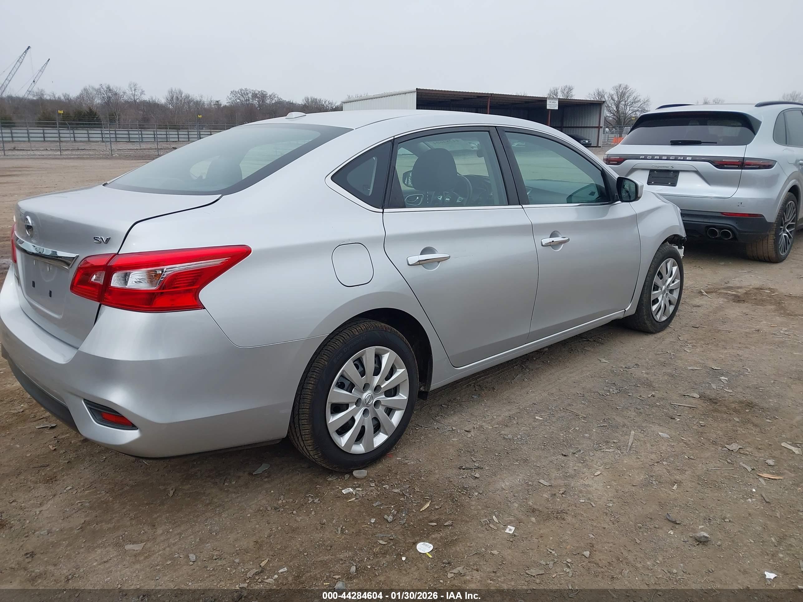 NISSAN SENTRA image 4