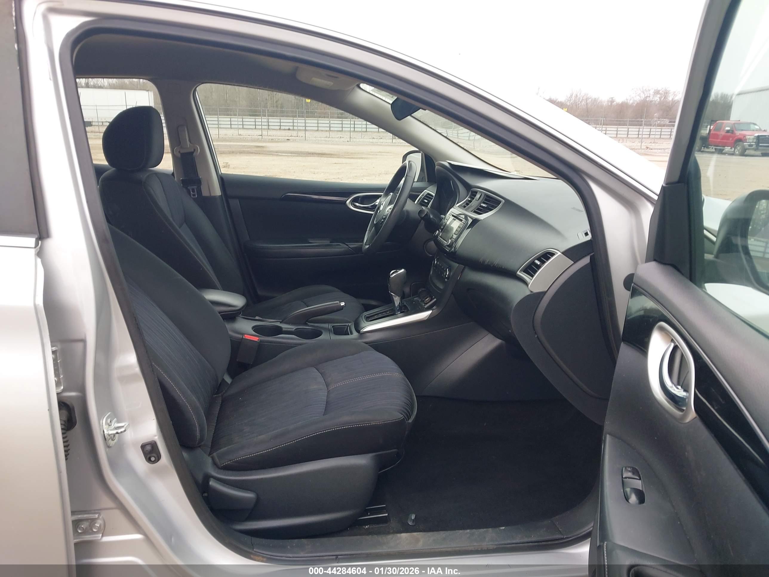 NISSAN SENTRA image 5
