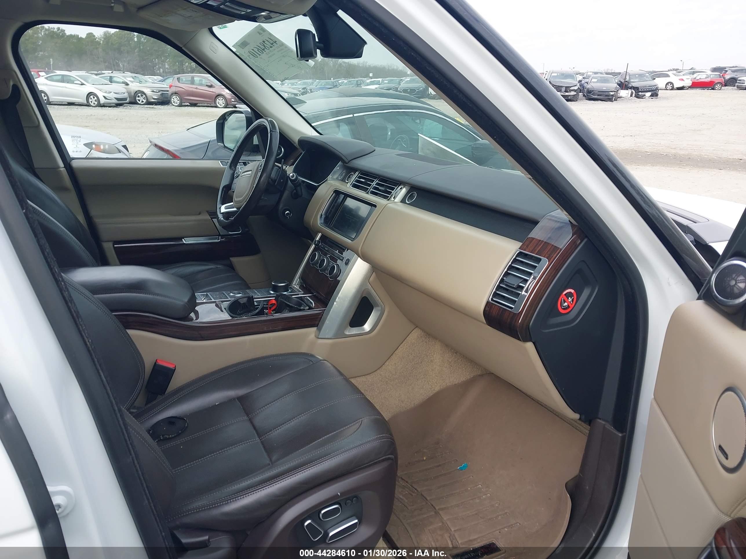LAND ROVER image 5