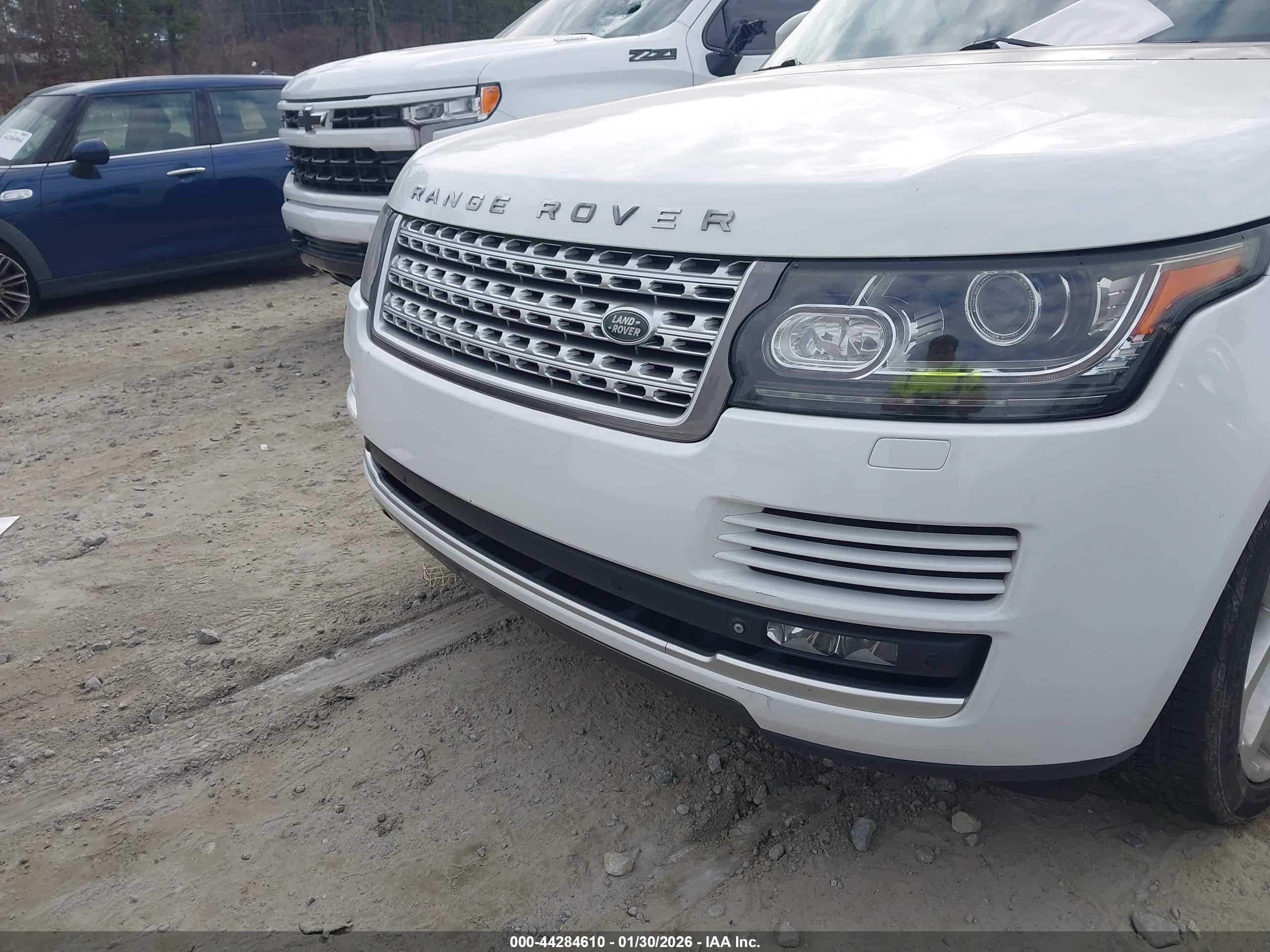 LAND ROVER image 6