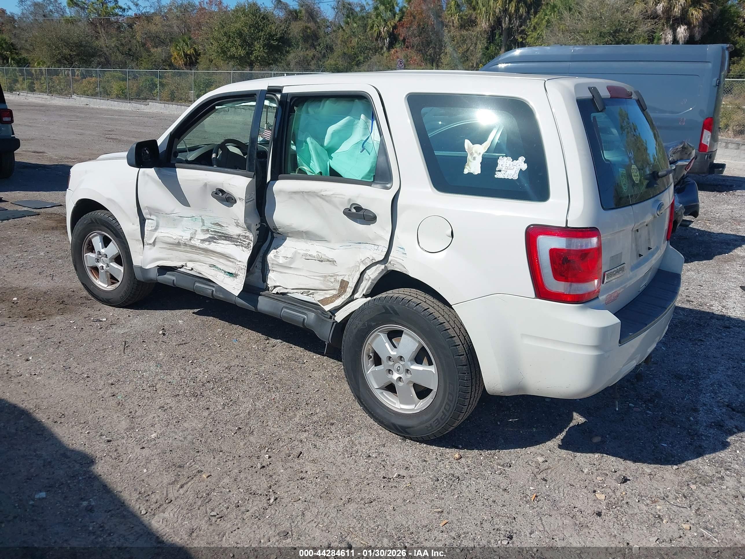 FORD ESCAPE image 3