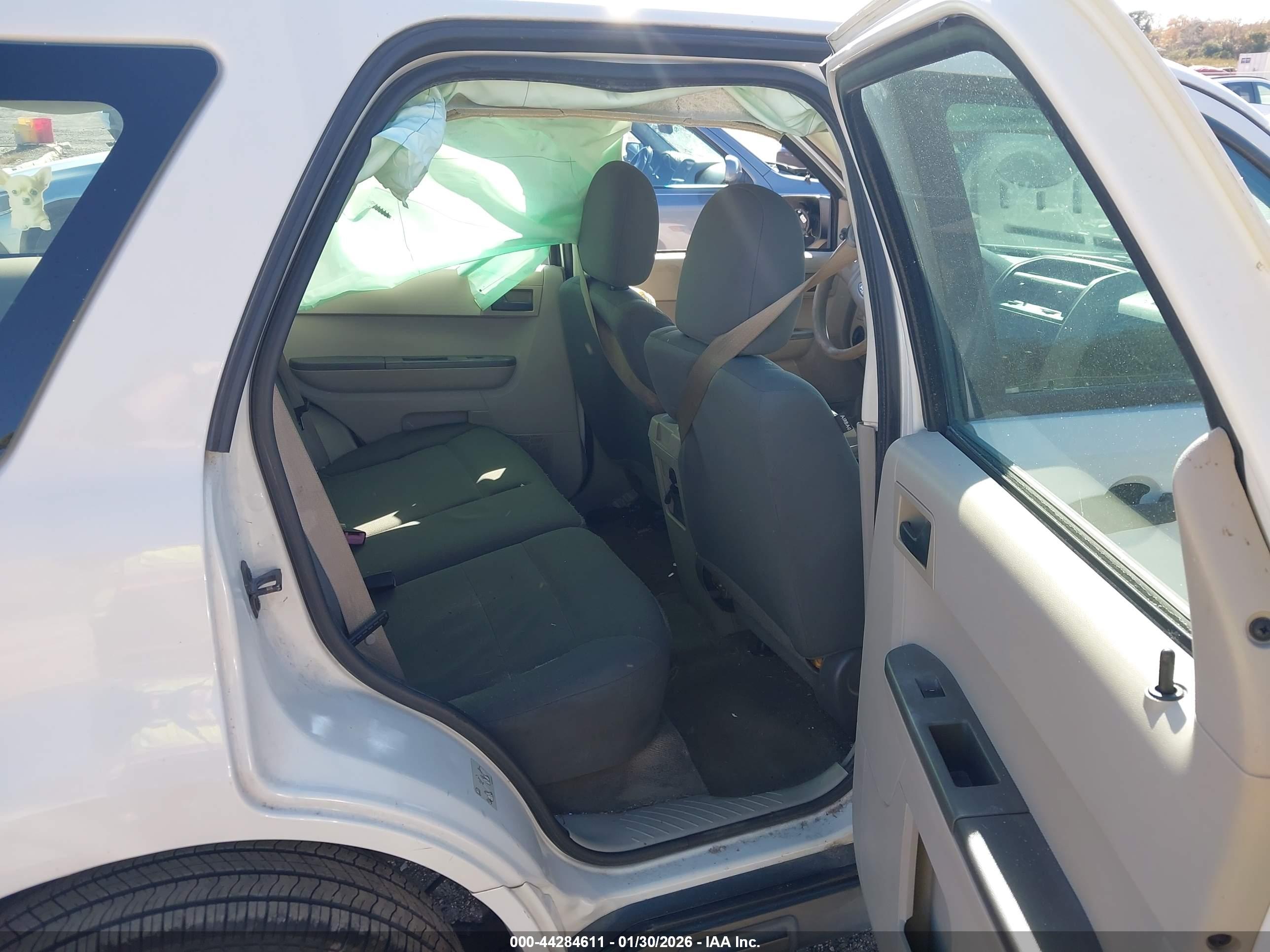 FORD ESCAPE image 8
