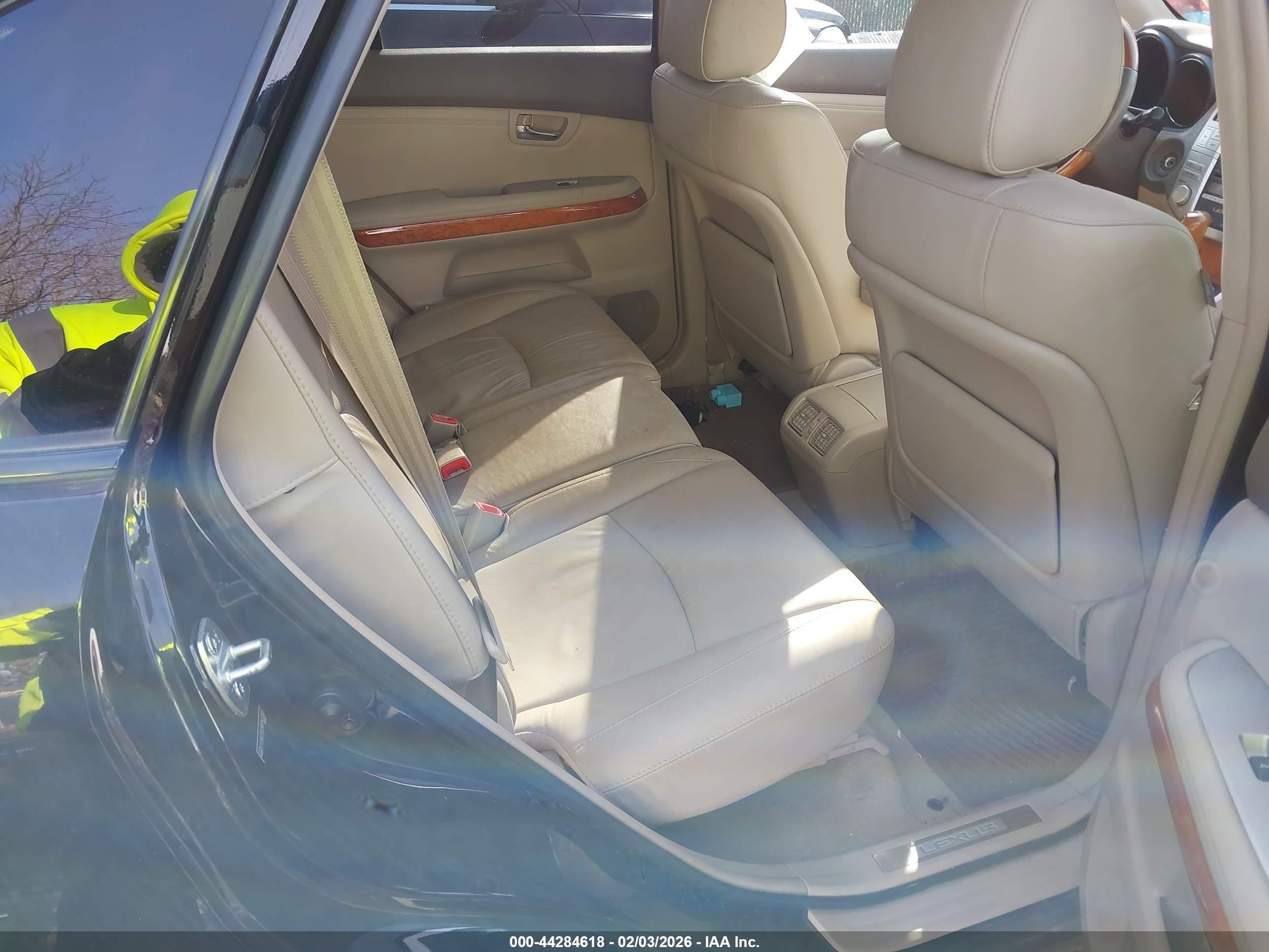 LEXUS RX image 8