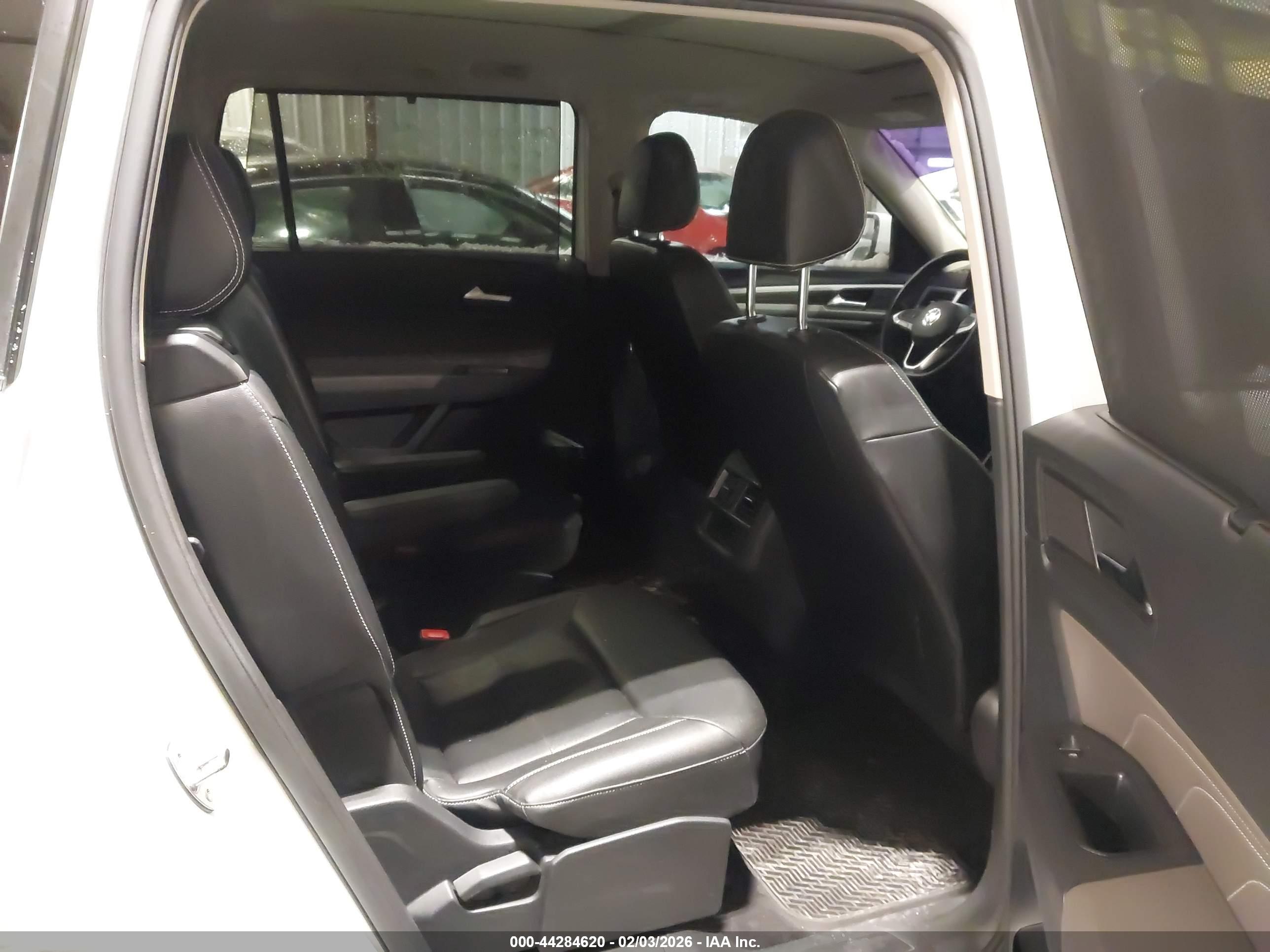 VOLKSWAGEN ATLAS image 8