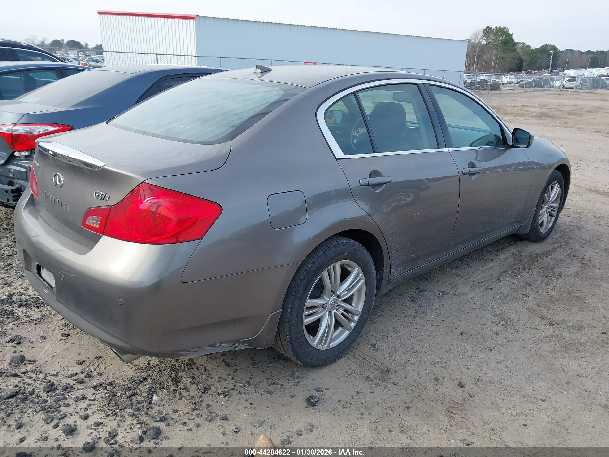 INFINITI G37X image 4