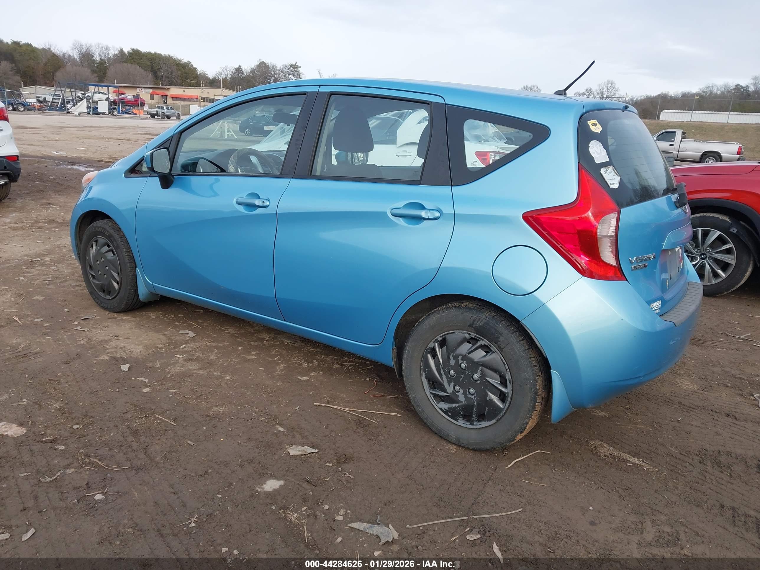NISSAN VERSA image 3