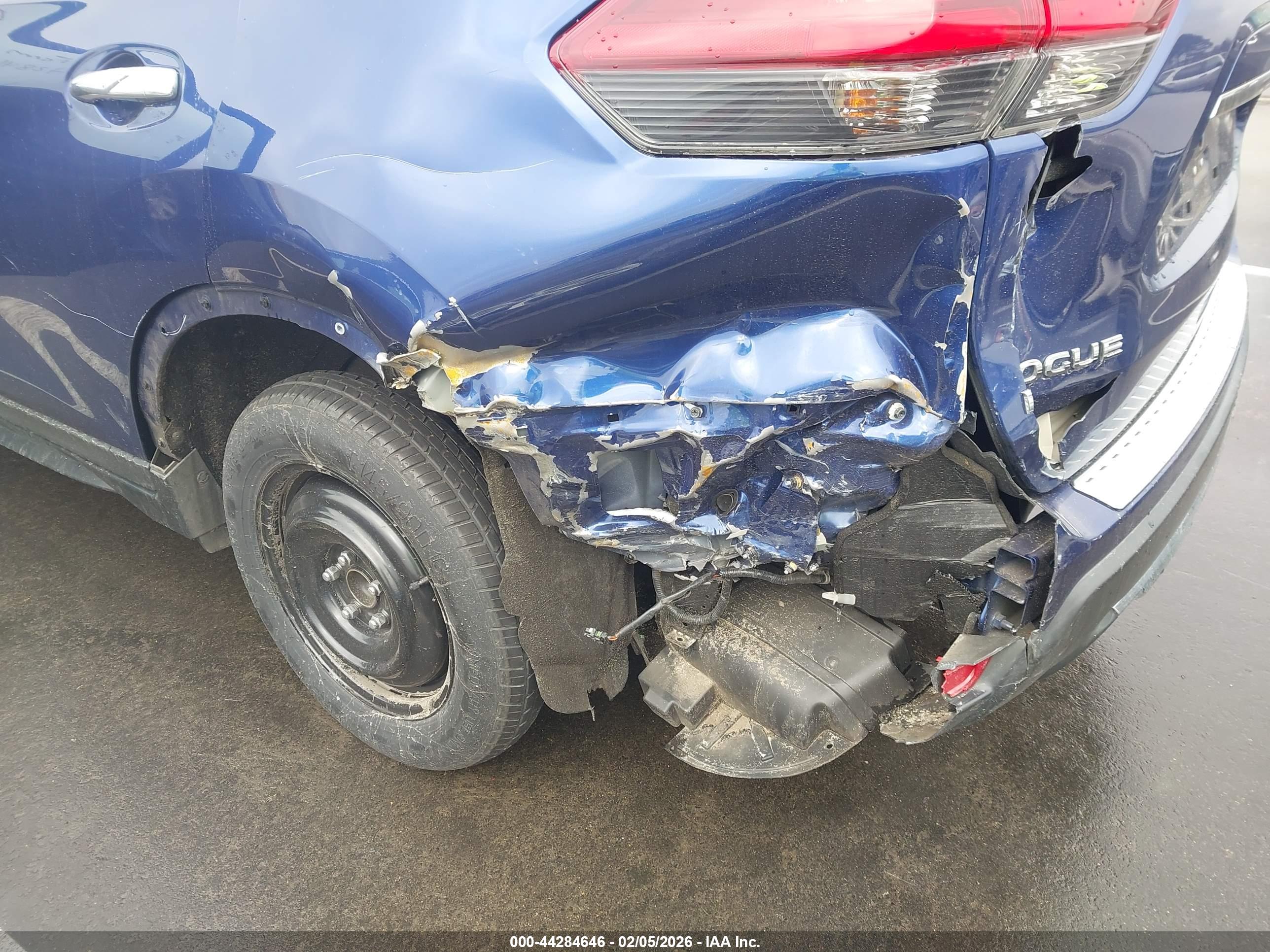 NISSAN ROGUE image 6