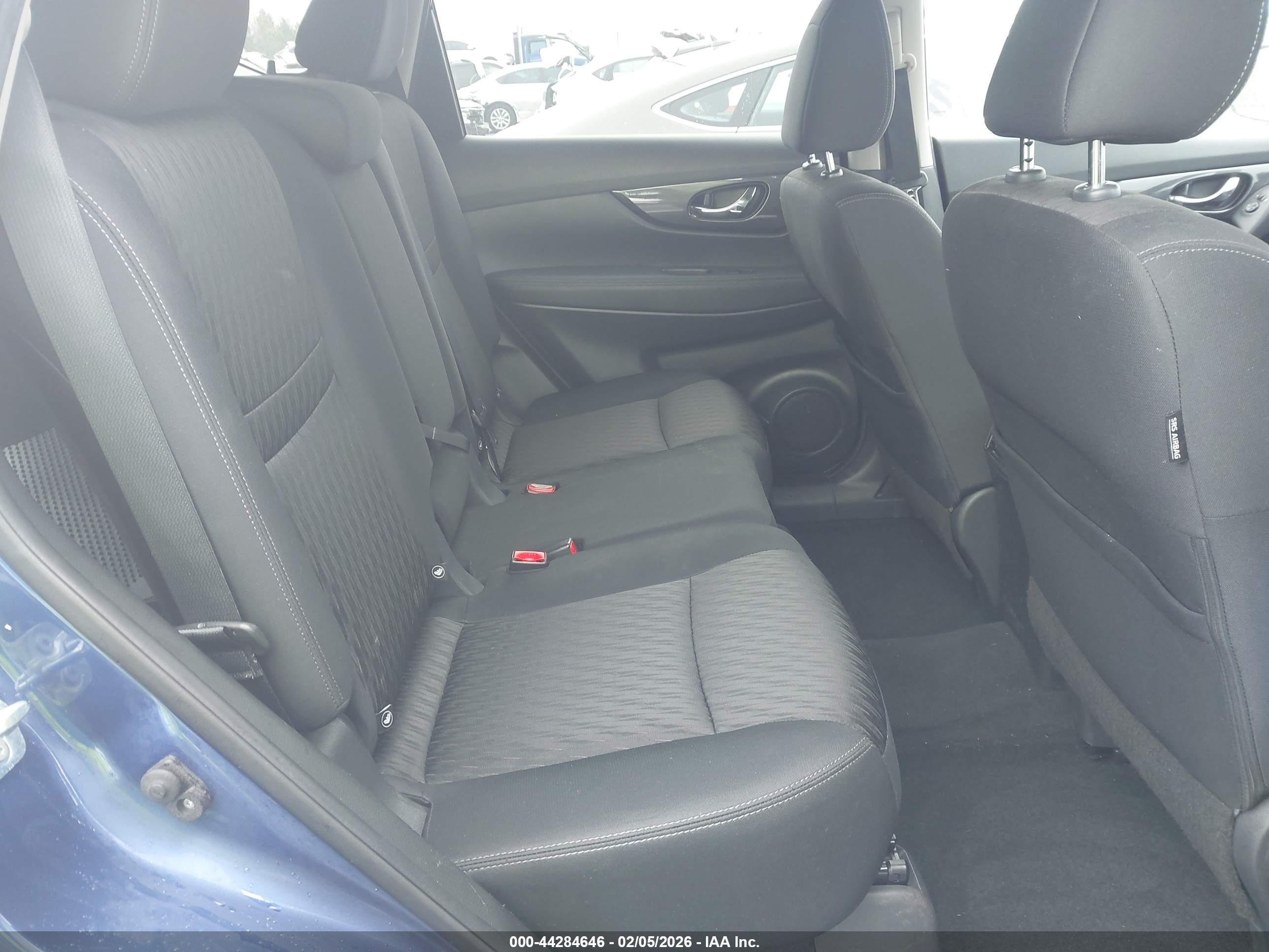 NISSAN ROGUE image 8