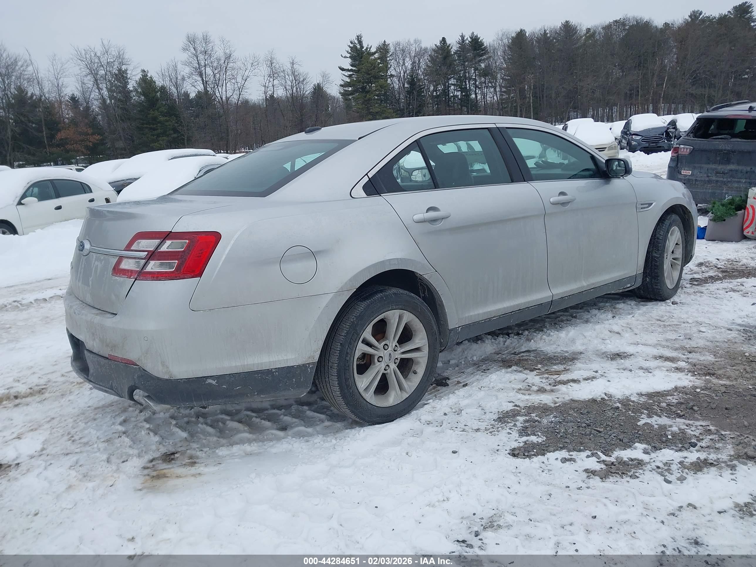 FORD TAURUS image 4