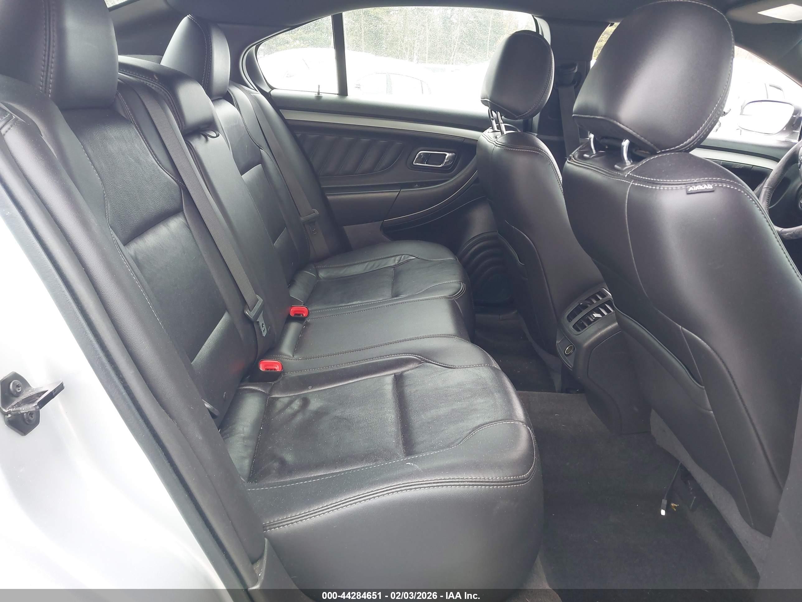 FORD TAURUS image 8