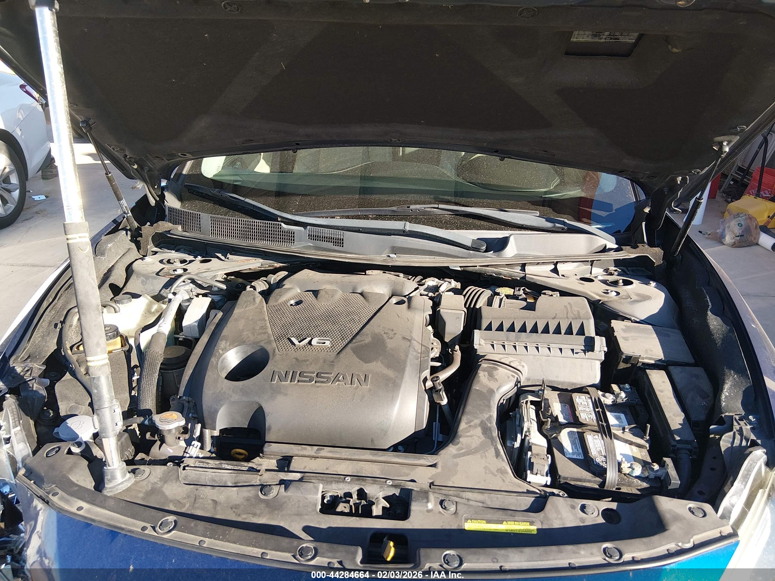 NISSAN MAXIMA image 10