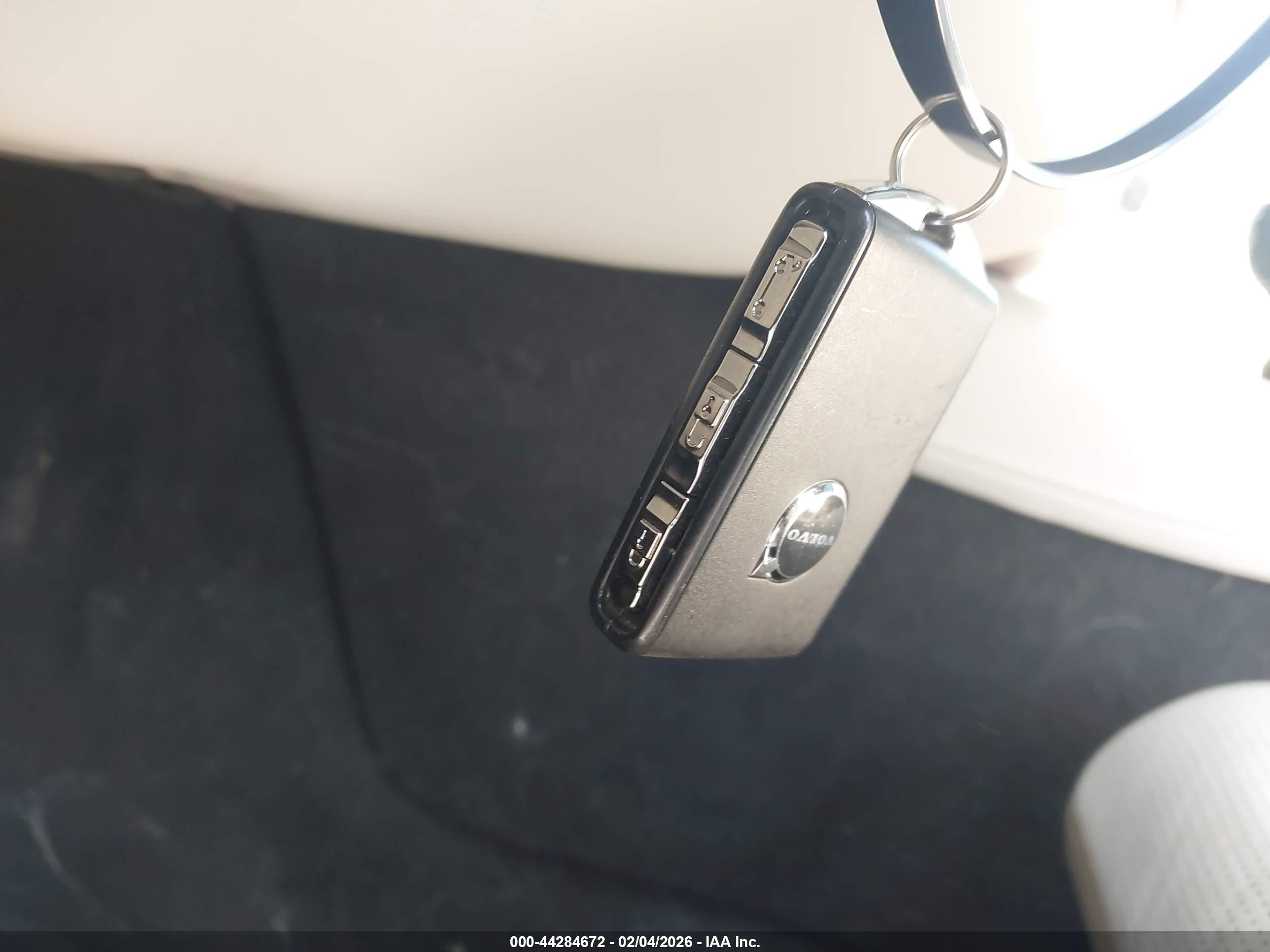 VOLVO XC90 image 11