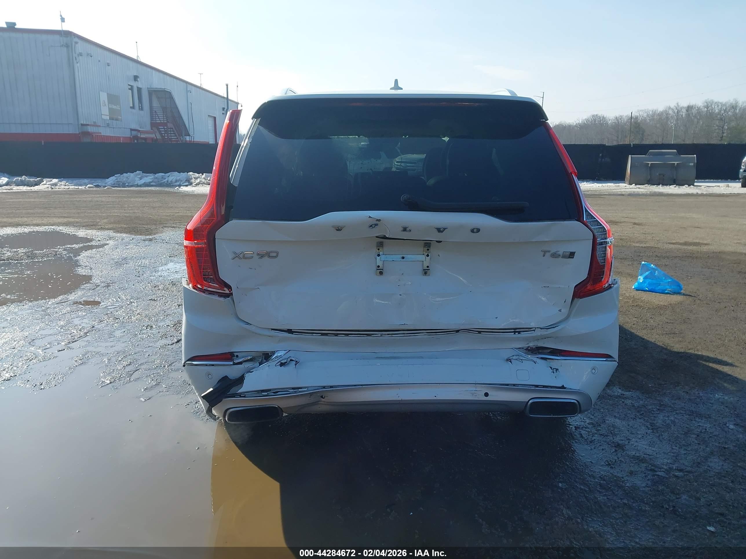 VOLVO XC90 image 6
