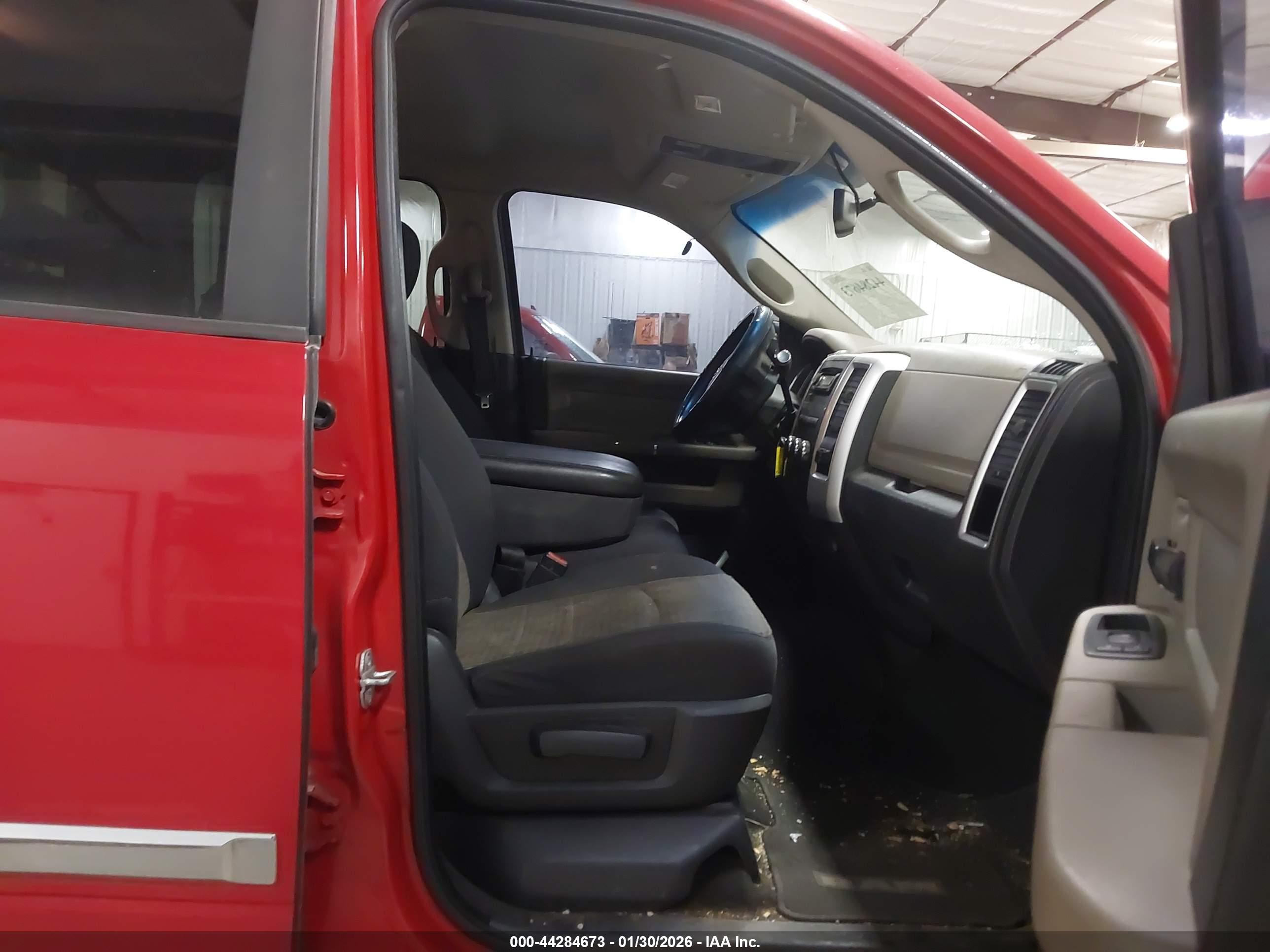 DODGE RAM image 5