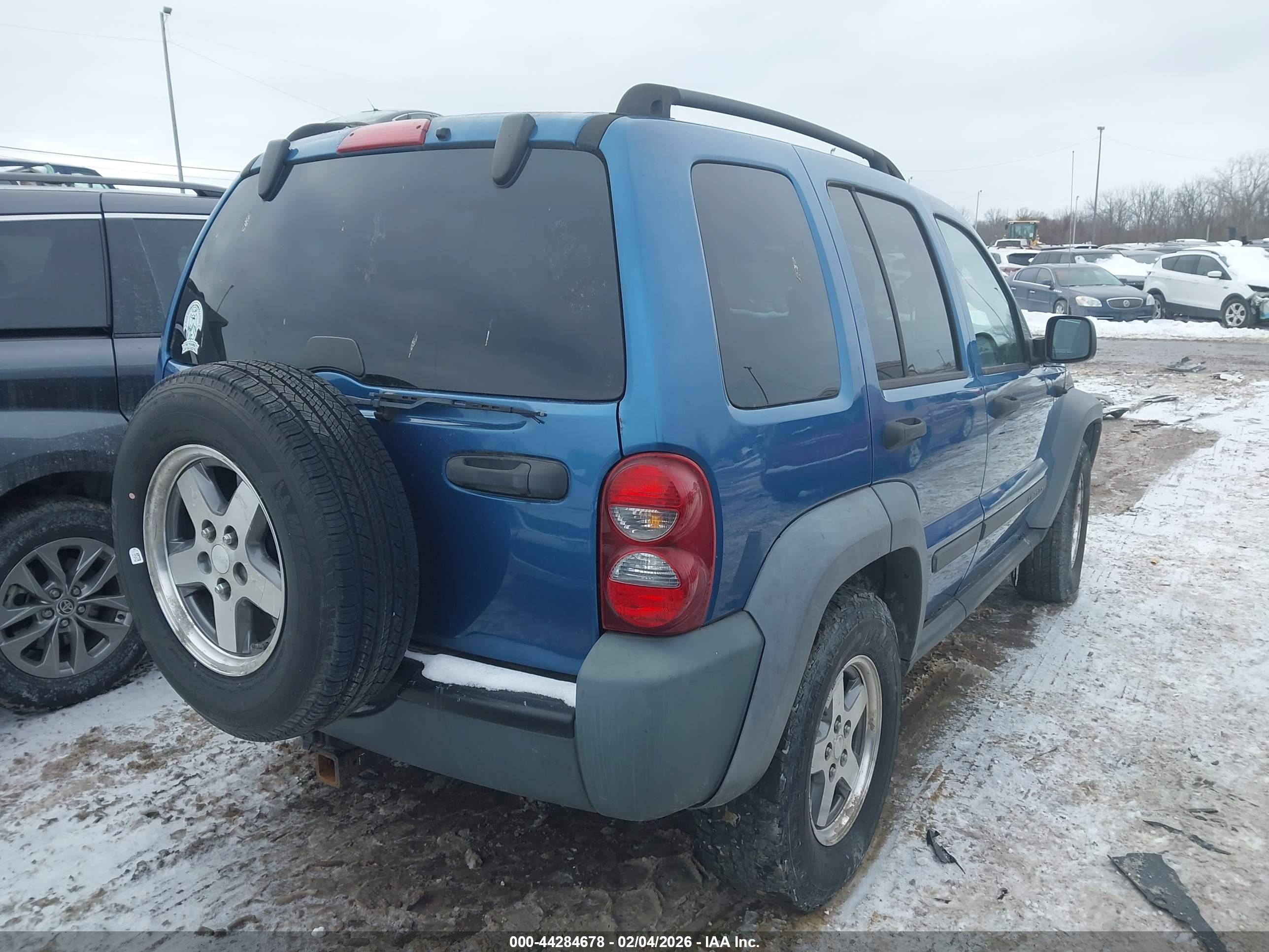 JEEP LIBERTY image 4