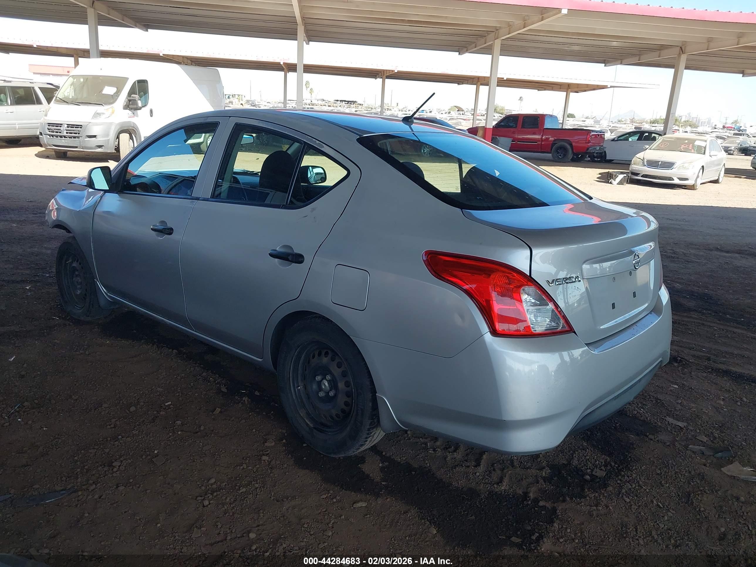 NISSAN VERSA image 3