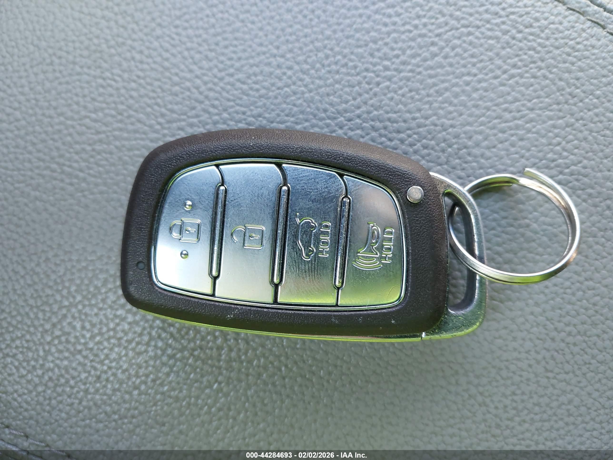 HYUNDAI TUCSON image 11