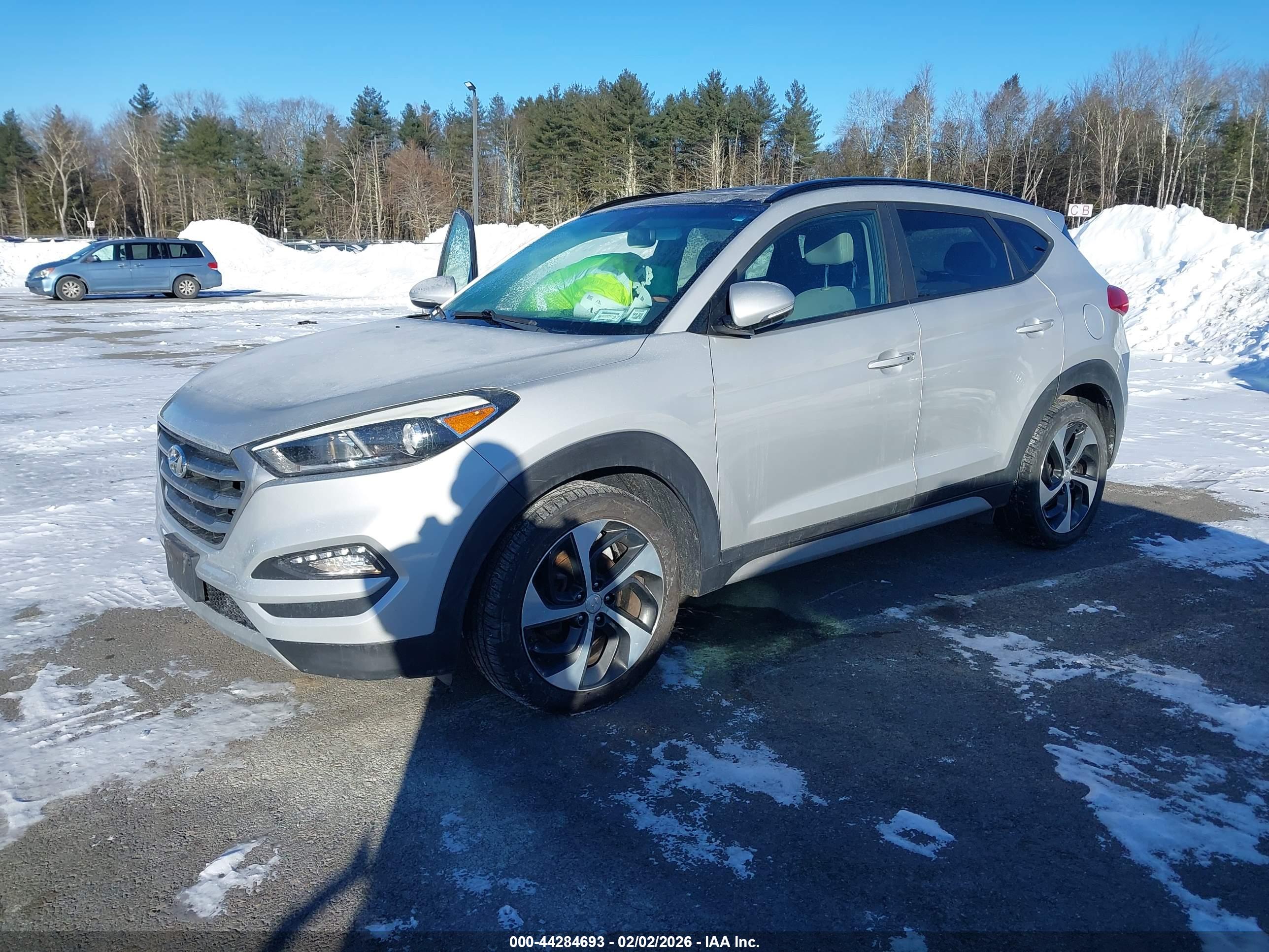 HYUNDAI TUCSON image 2