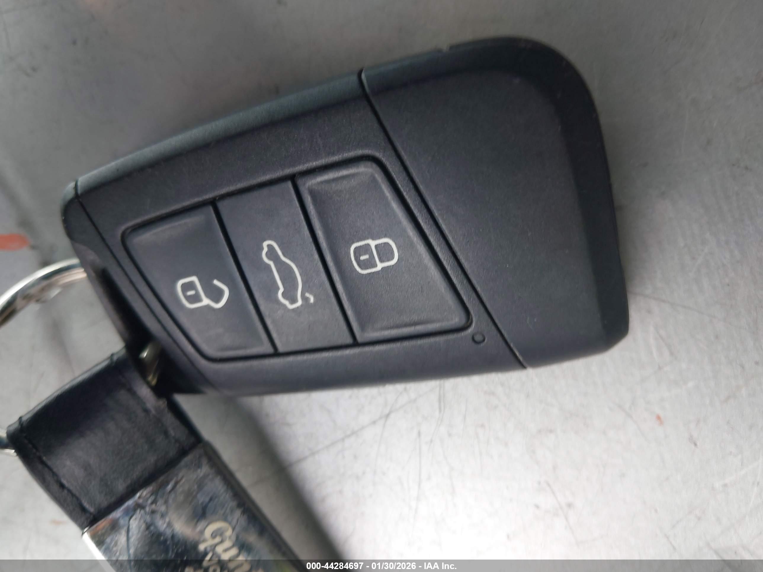 VOLKSWAGEN ATLAS image 11