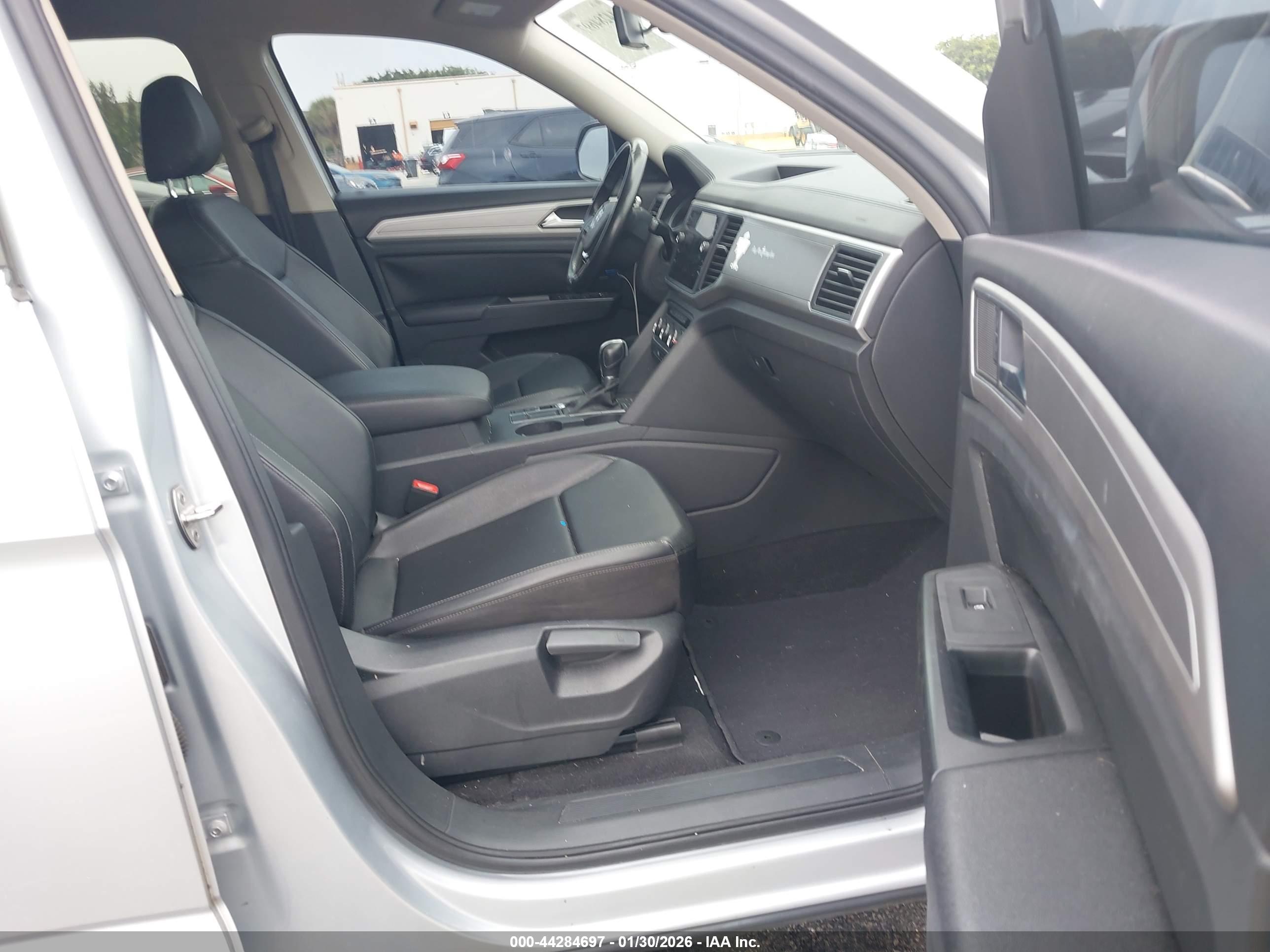 VOLKSWAGEN ATLAS image 5