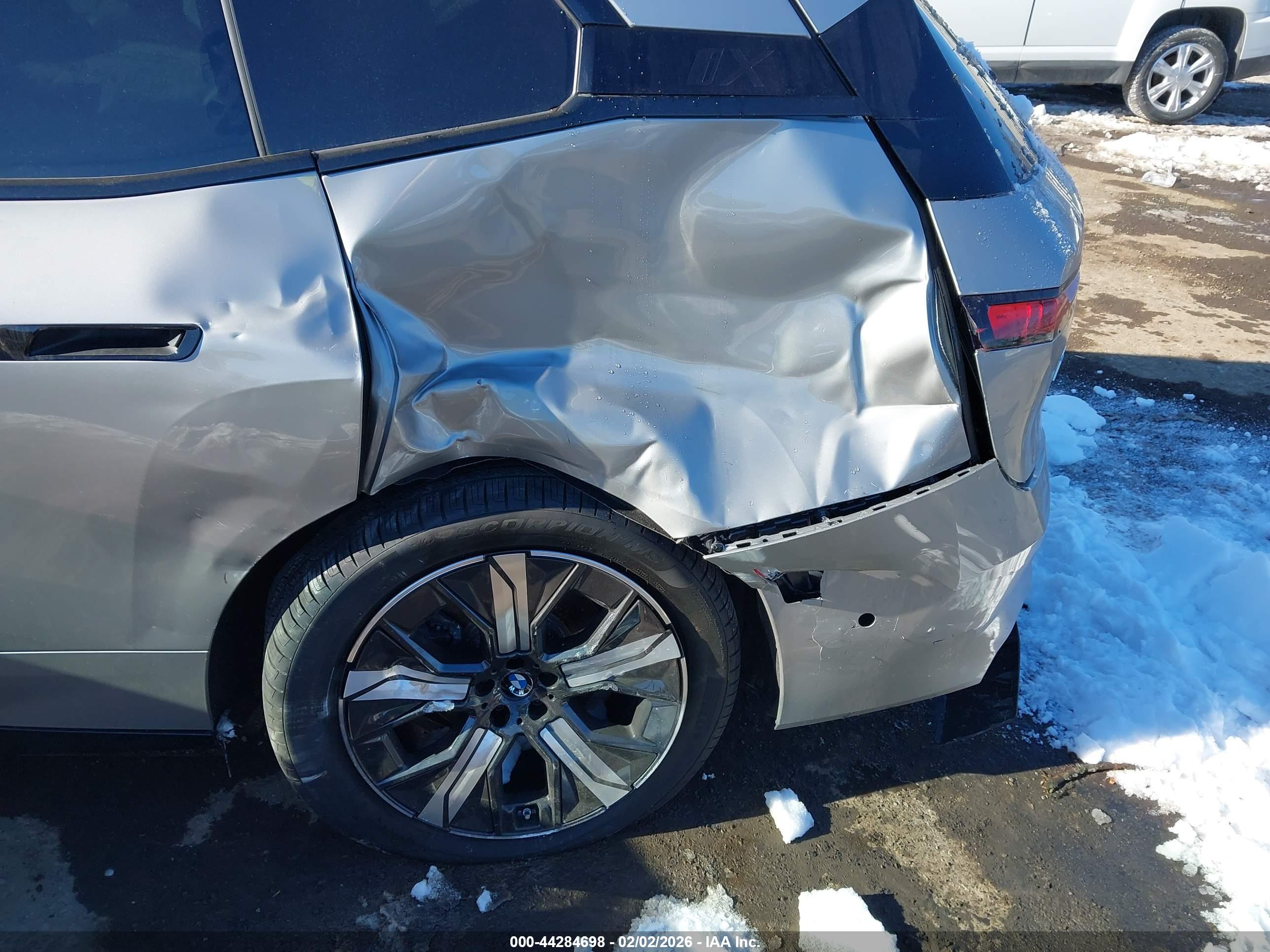BMW IX image 6