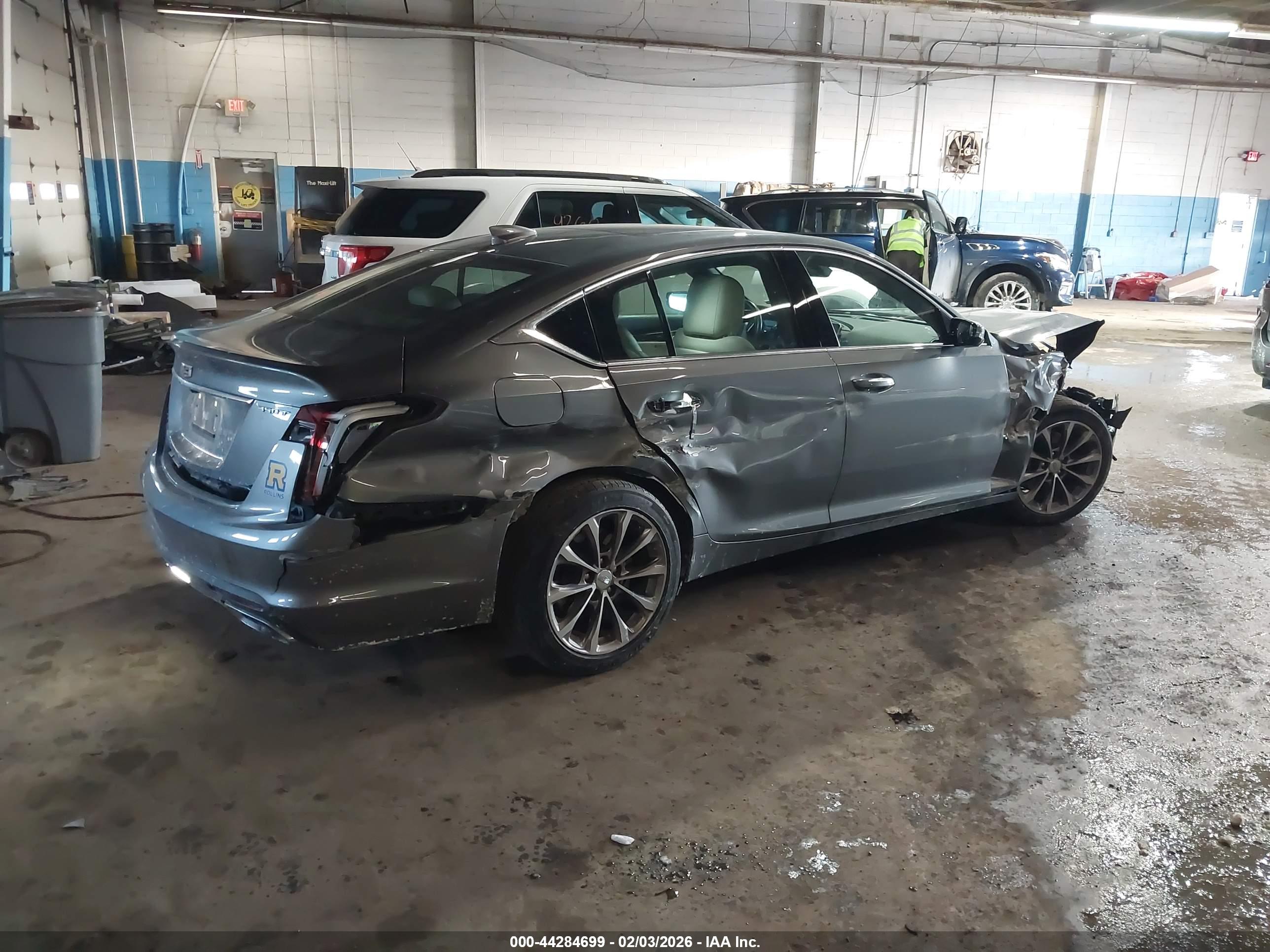 CADILLAC CT5 image 4